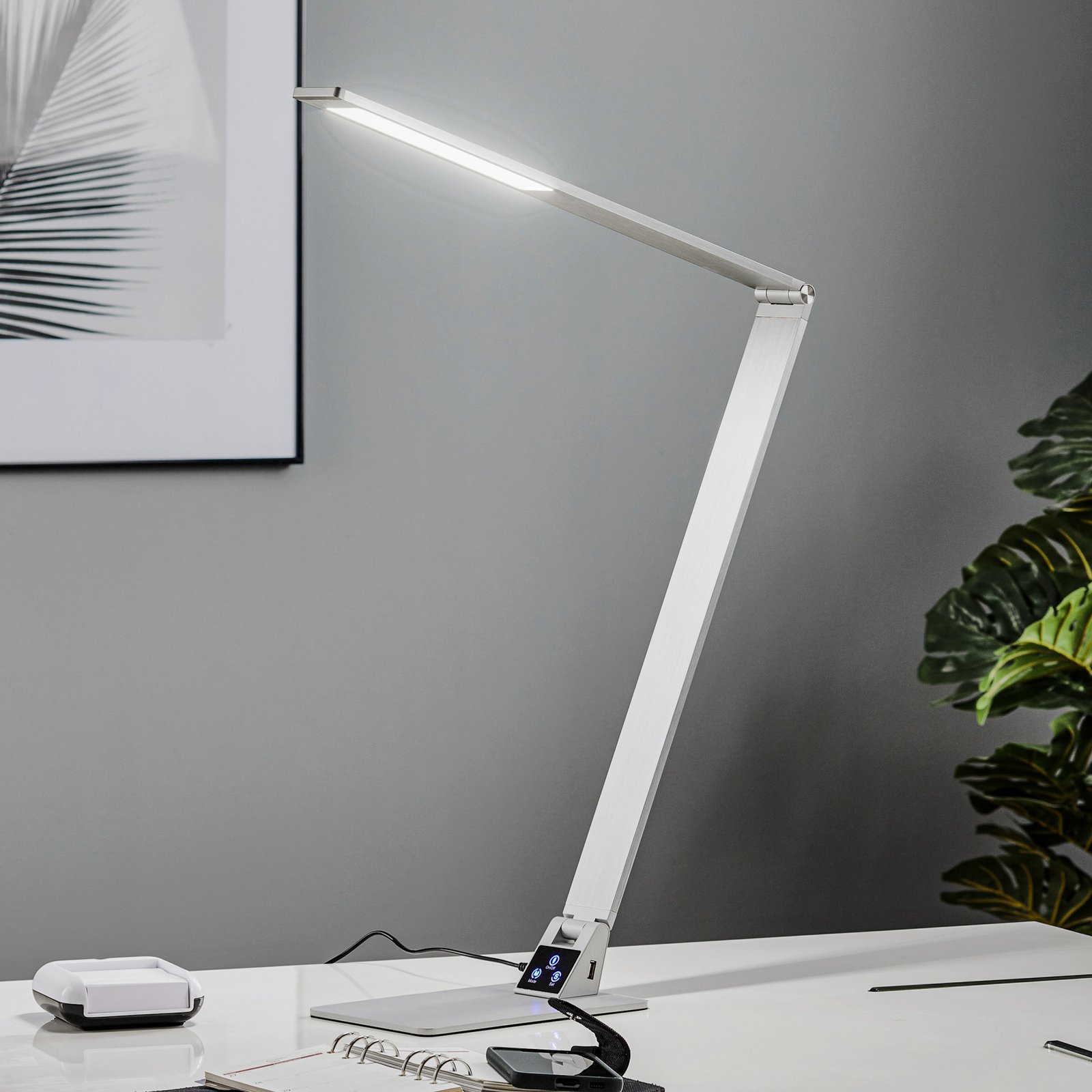 Plochá LED lampa na písací stôl Wasp z hliníka