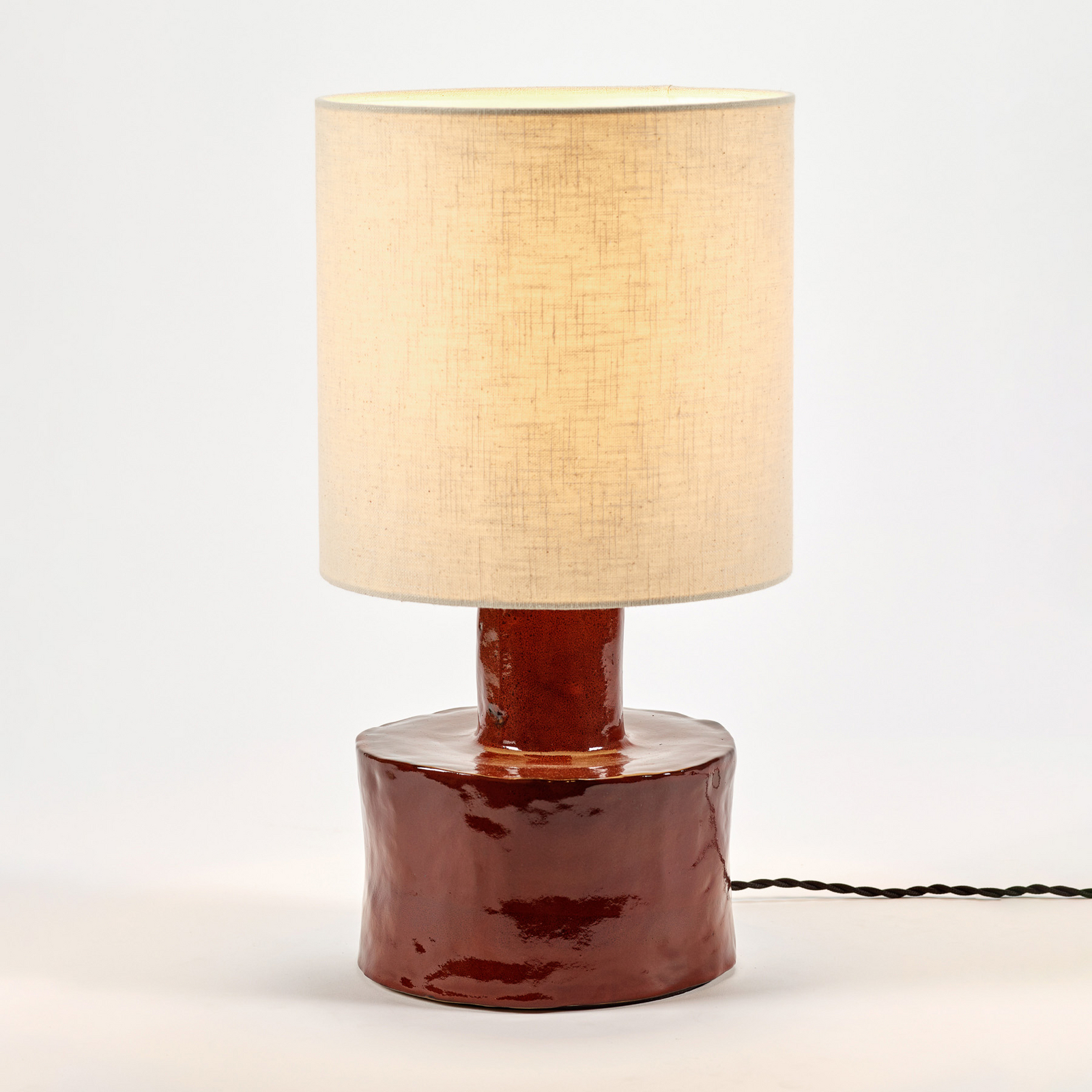 RED-BEIGE CATHERINE bordlampe, stentøj, tekstil, højde 47 cm, E27 – Serax RED-BEIGE CATHERINE bordlampe, stentøj, tekstil, højde 47 cm, E27 – Serax