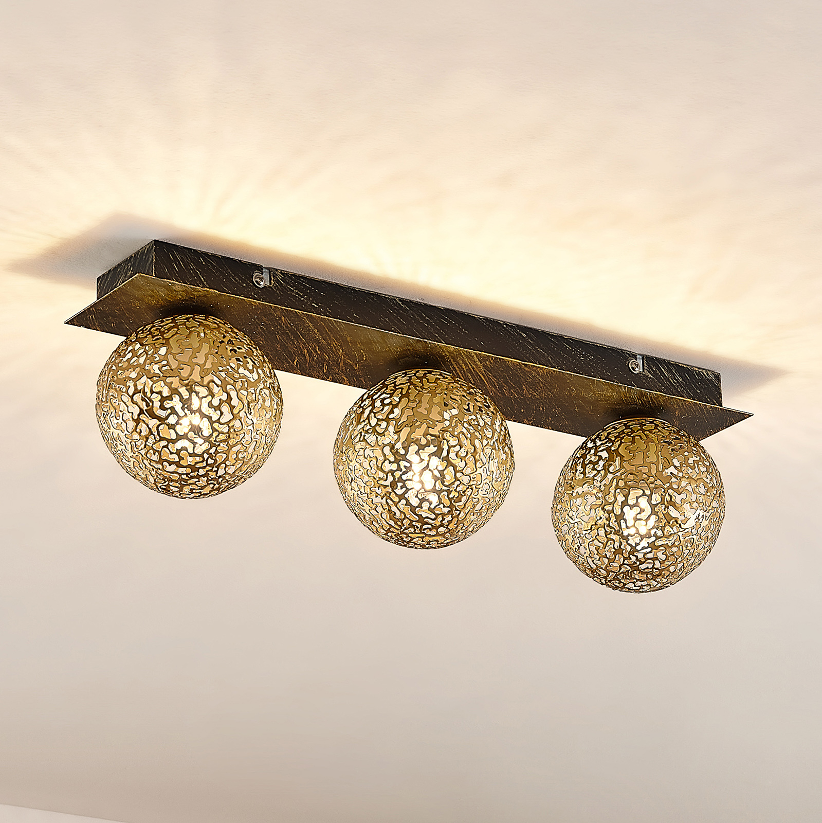 Lucande Evory ceiling light, angular, 3-bulb