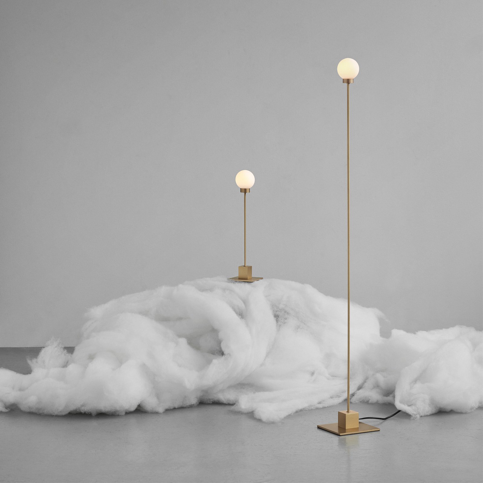 Northern table lamp Snowball, brass
