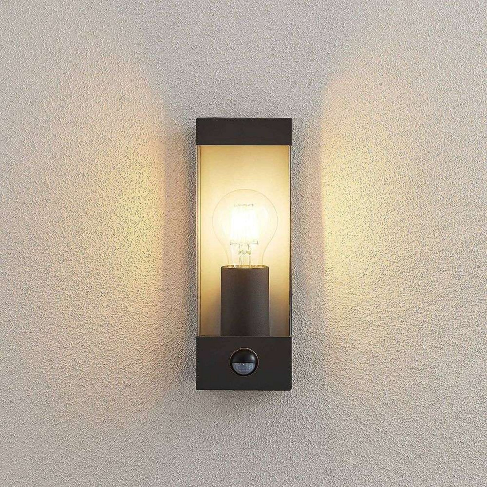 Tilian Outdoor Wall Lamp w/Sensor Dark Grey/Clear - Lindby