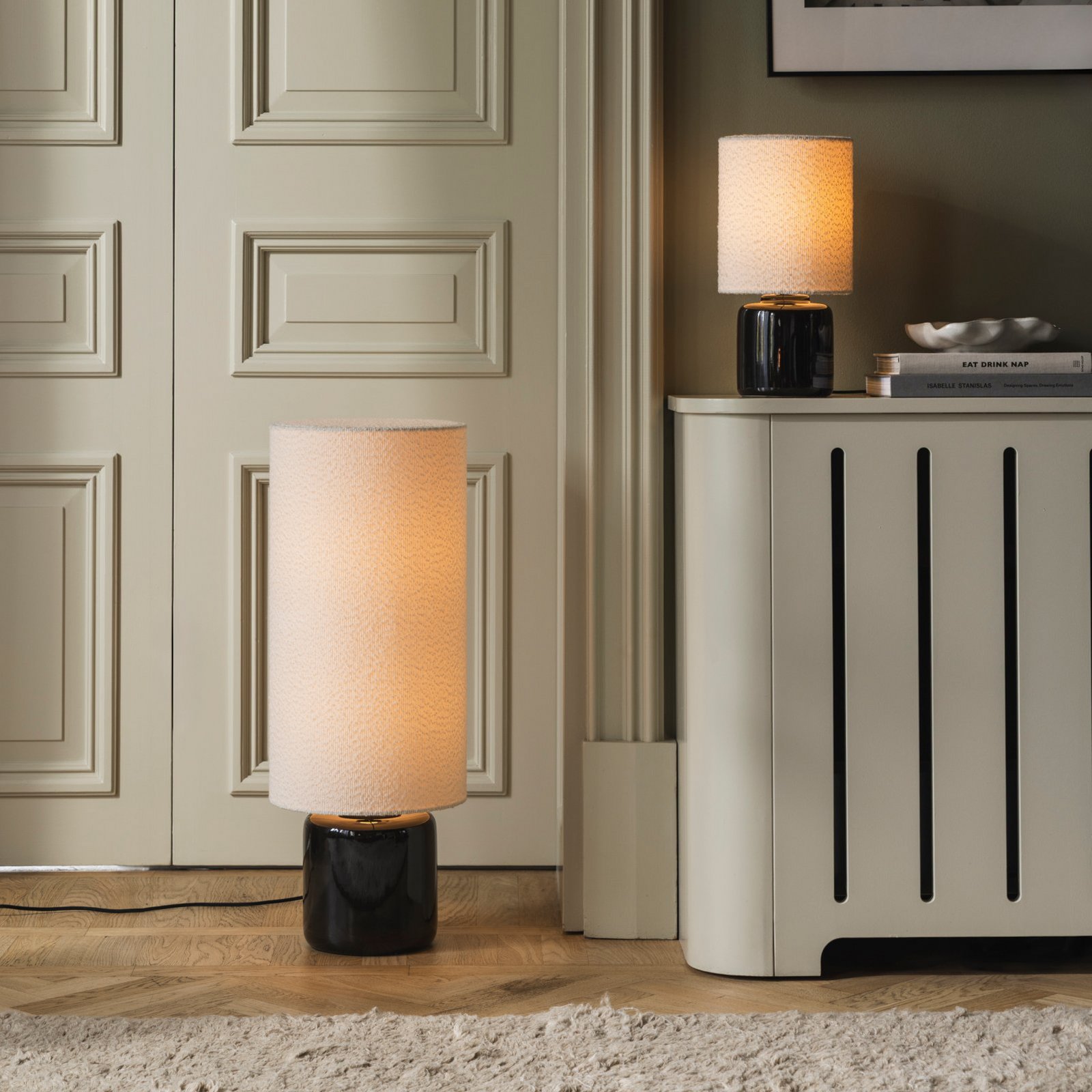 Globen Lighting Florian álló világítás, fehér/fekete Magasság 80 cm Globen Lighting Florian álló világítás, fehér/fekete Magasság 80 cm