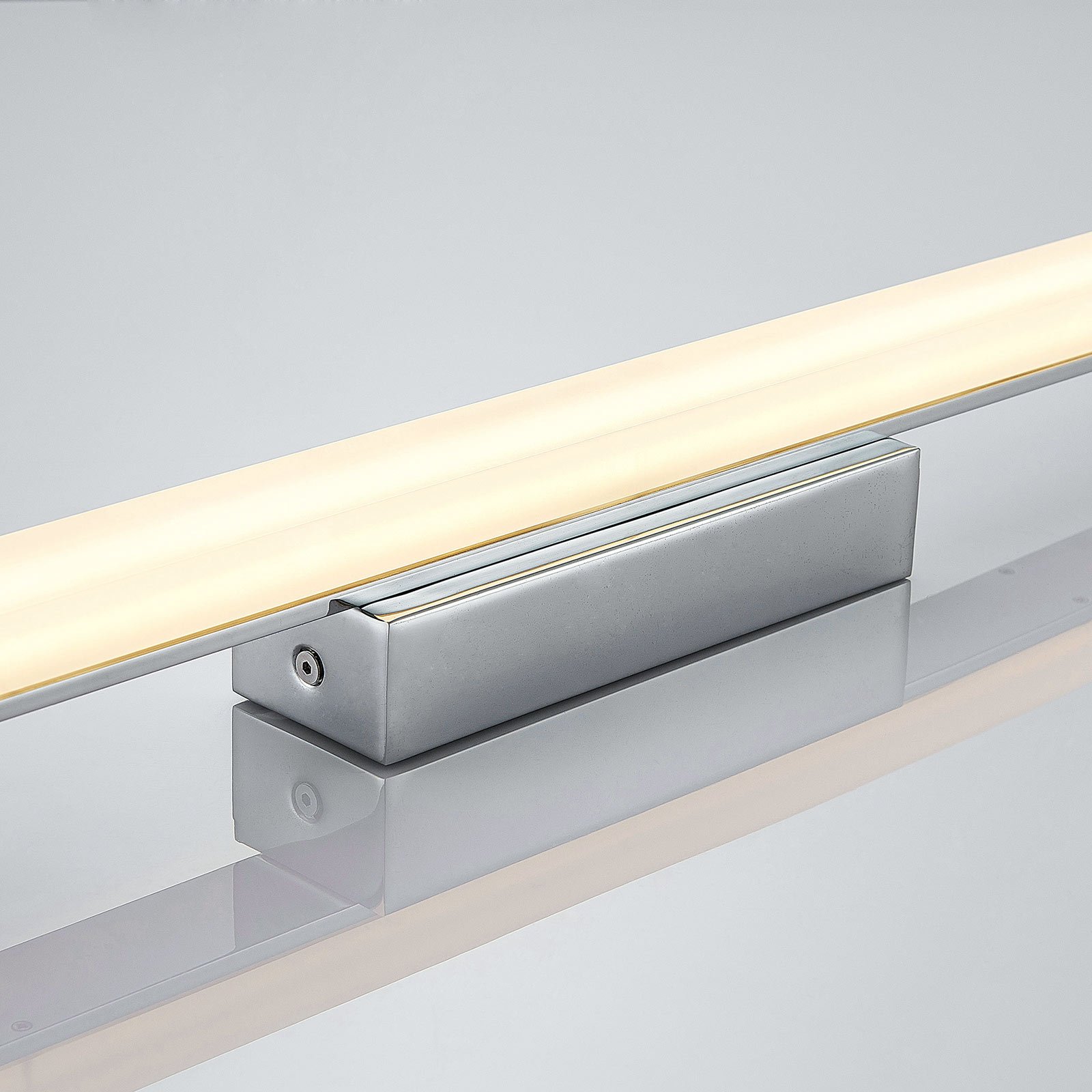 Levke LED Lámpara de Techo IP44 Chrome/White - Lindby