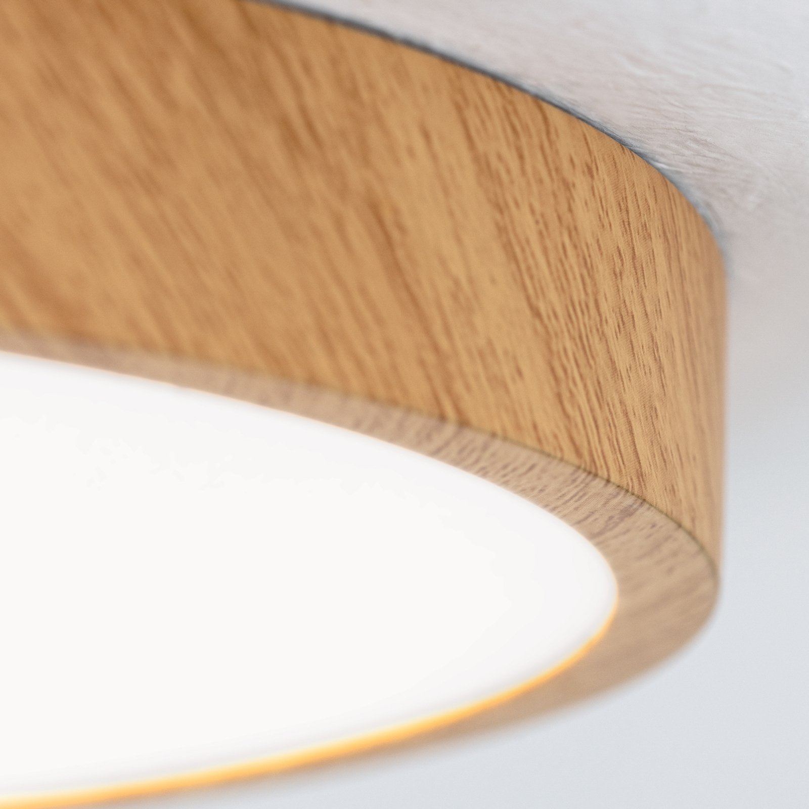 Bully LED ceiling light with a wooden look, 28 cm