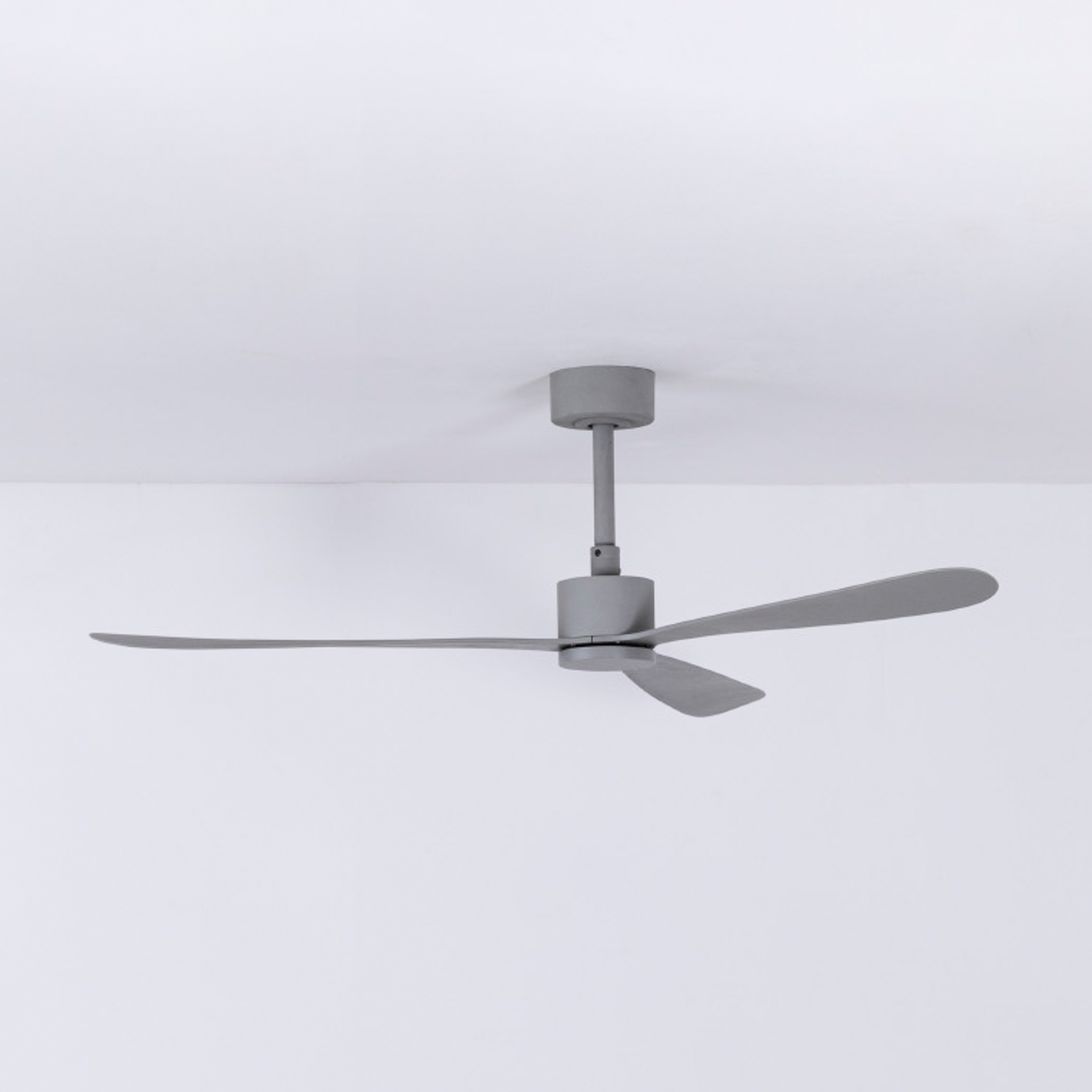 Ventilador de techo Amelia motor DC, 3 palas, gris