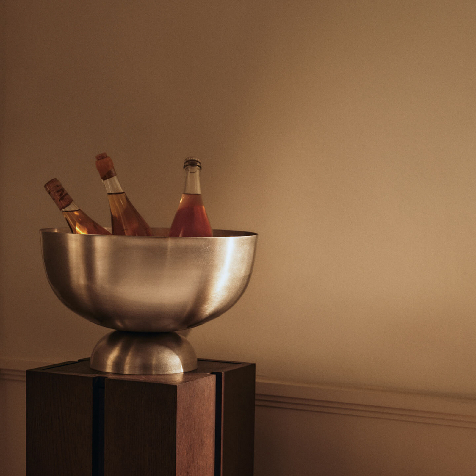 TUMBLED Champagne cooler bowl, stainless steel, Ø 38 cm - ferm LIVING