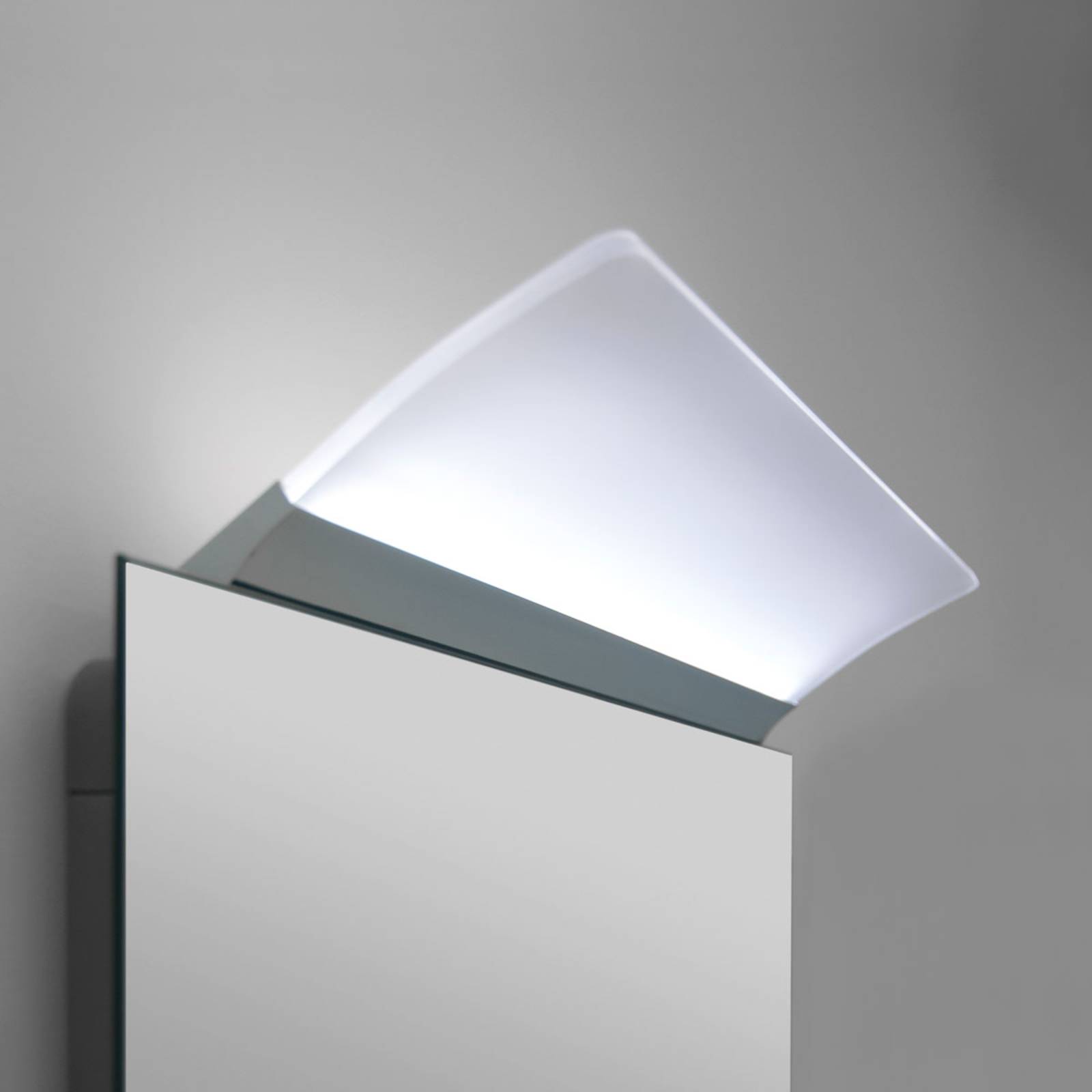 Lapos LED tükör lámpa Angela, IP44, 30 cm