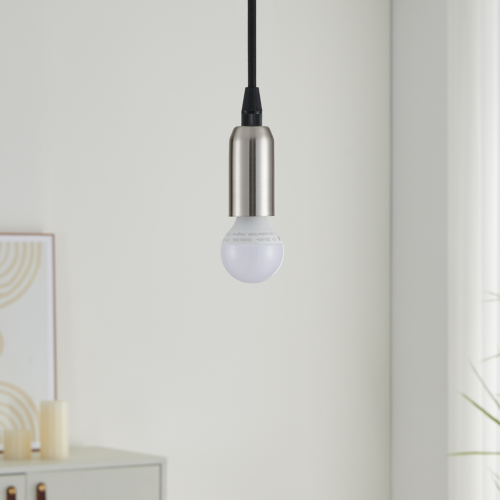 LED lašelinė lempa E14 5,5W šiltai balta 470lm, reguliuojamas apšvietimas