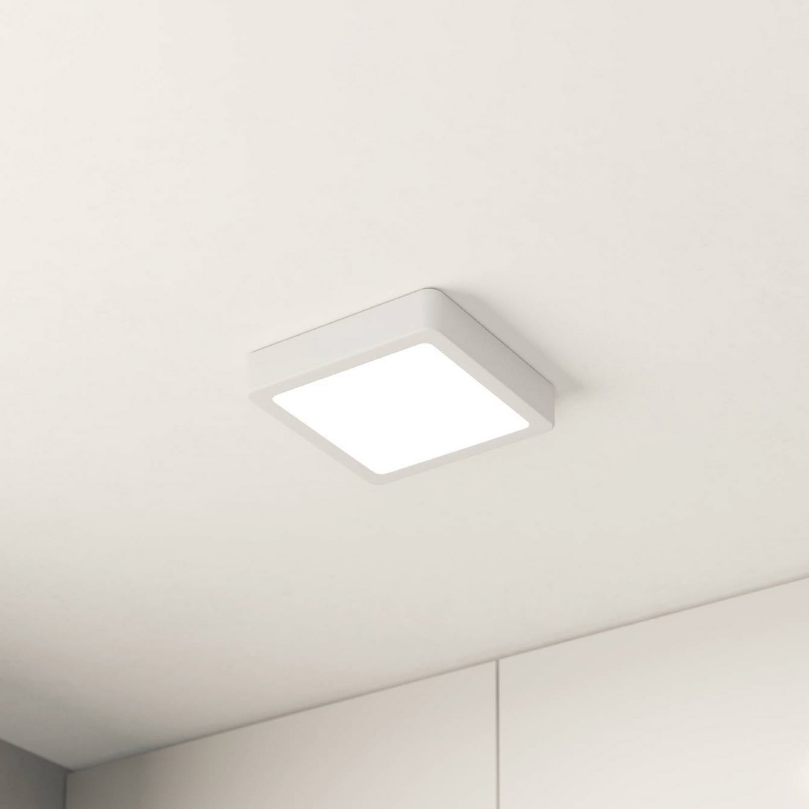 LED-Deckenlampe Fueva 5 IP44 3.000K eckig