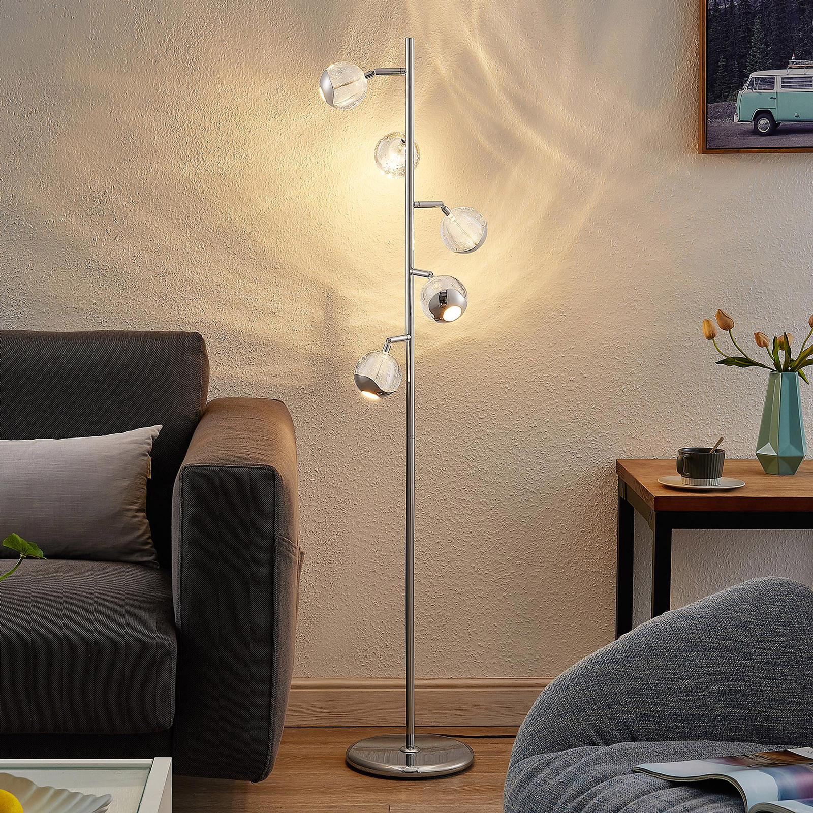Lucande Kilio LED-gulvlampe, dimbar, i krom
