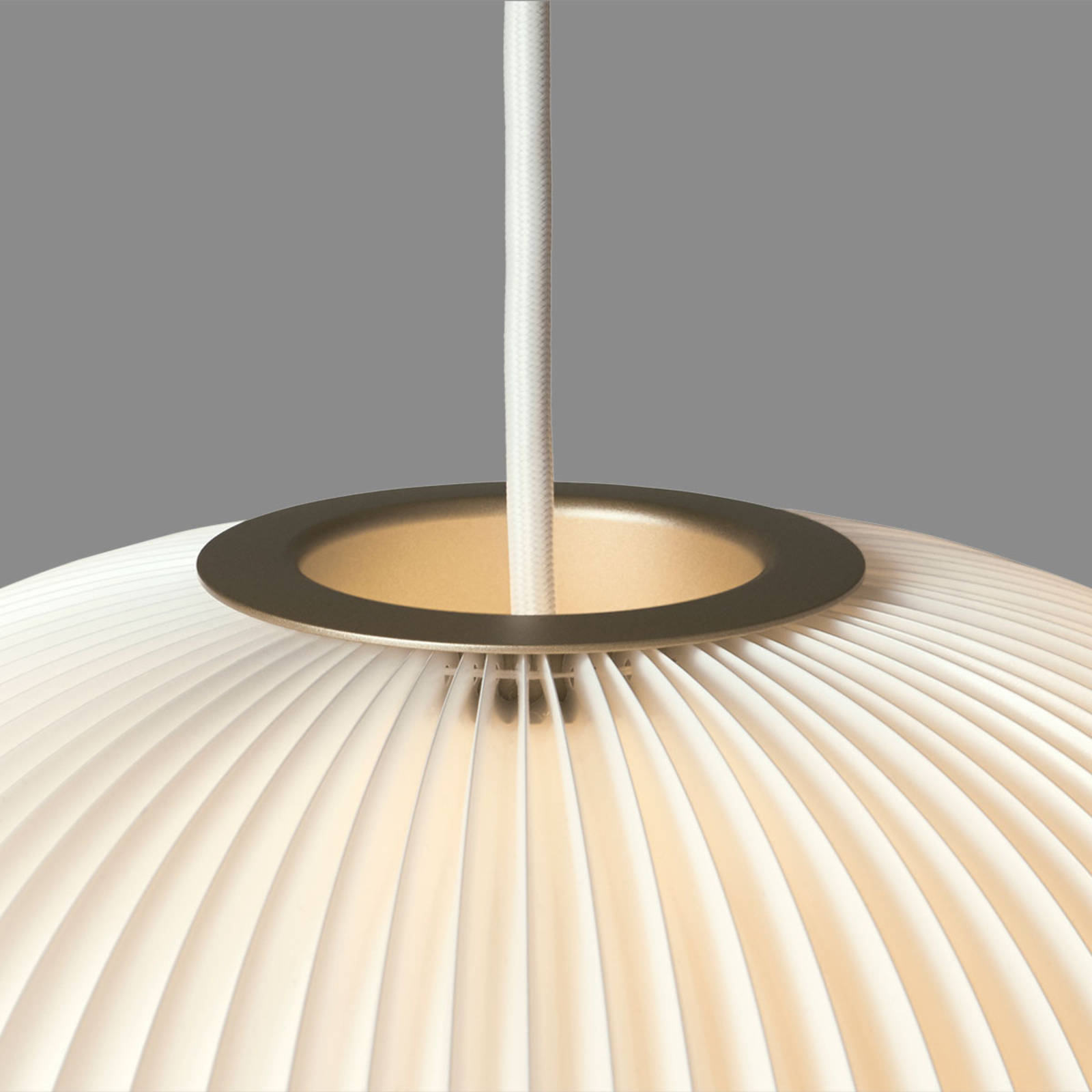LE KLINT Lamella 1 – dizajnová závesná lampa zlatá