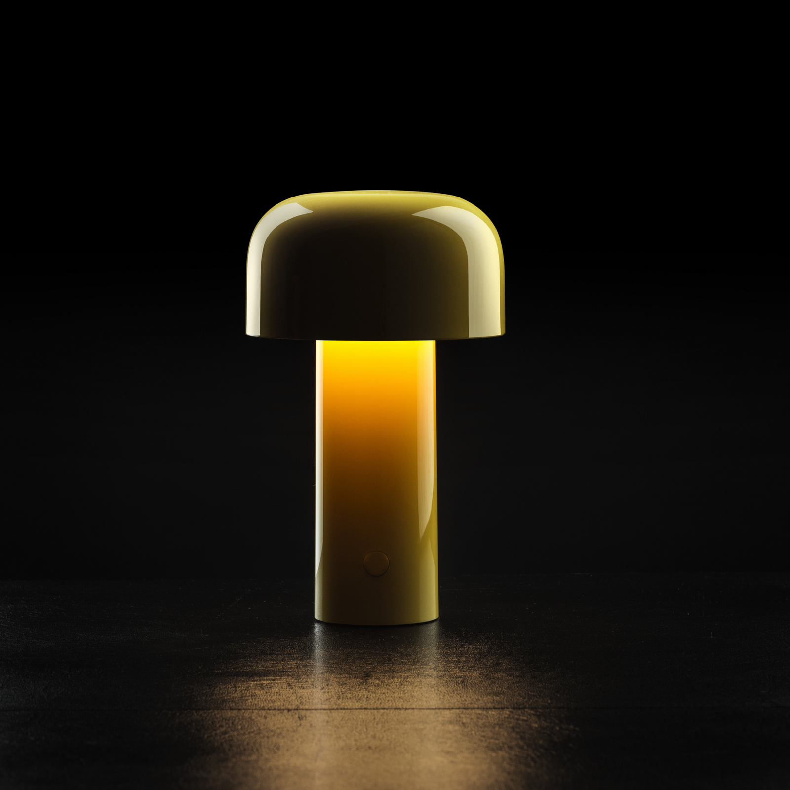 Flos LED-Akku-Tischlampe Bellhop, gelb, 21 cm, dim., IP54 Flos LED-Akku-Tischlampe Bellhop, gelb, 21 cm, dim., IP54