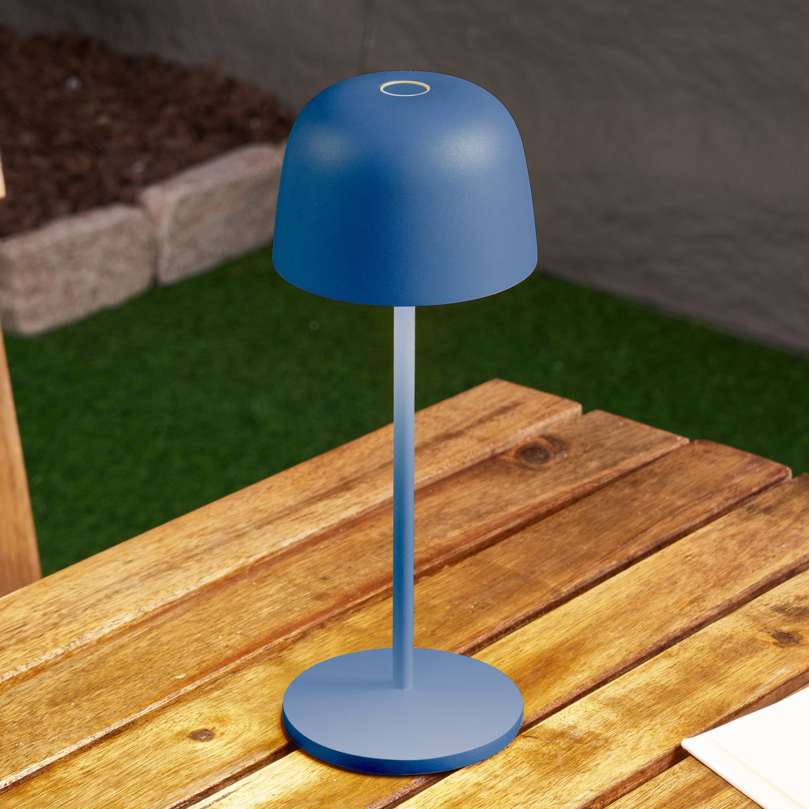 Lindby Candeeiro de mesa LED recarregável Arietty, azul, regulável, IP54