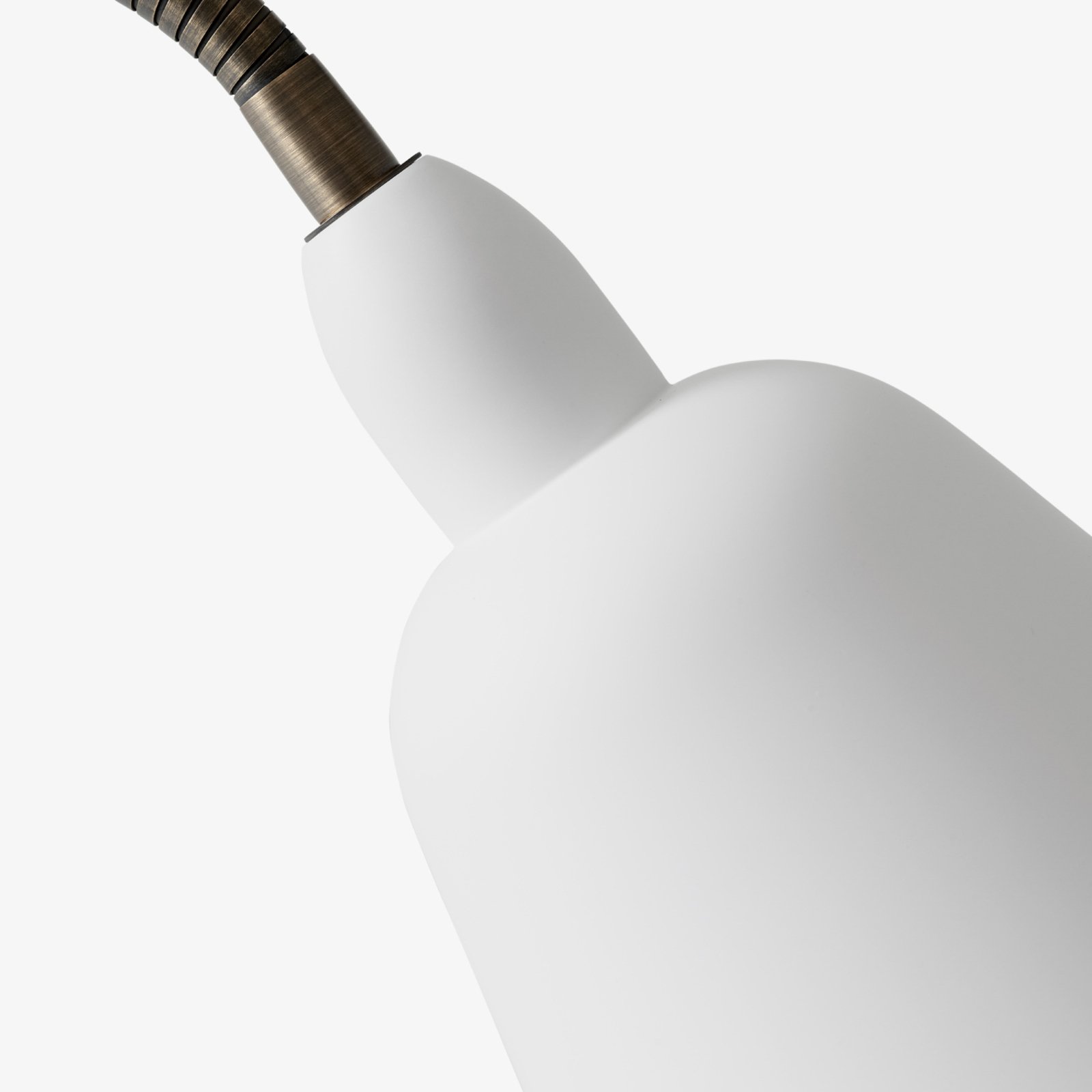 Bellevue AJ7 stojací lampa bílá/brunovaná - &Tradition Bellevue AJ7 stojací lampa bílá/brunovaná - &Tradition