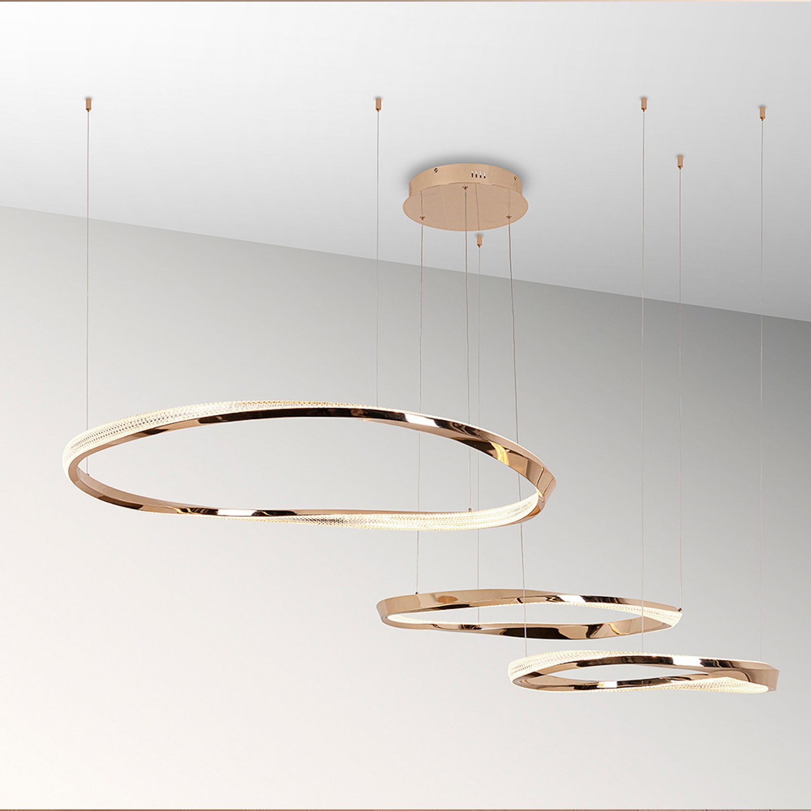 LED-Hängelampe Orbitas, Länge 185 cm, goldfarben, Metall LED-Hängelampe Orbitas, Länge 185 cm, goldfarben, Metall