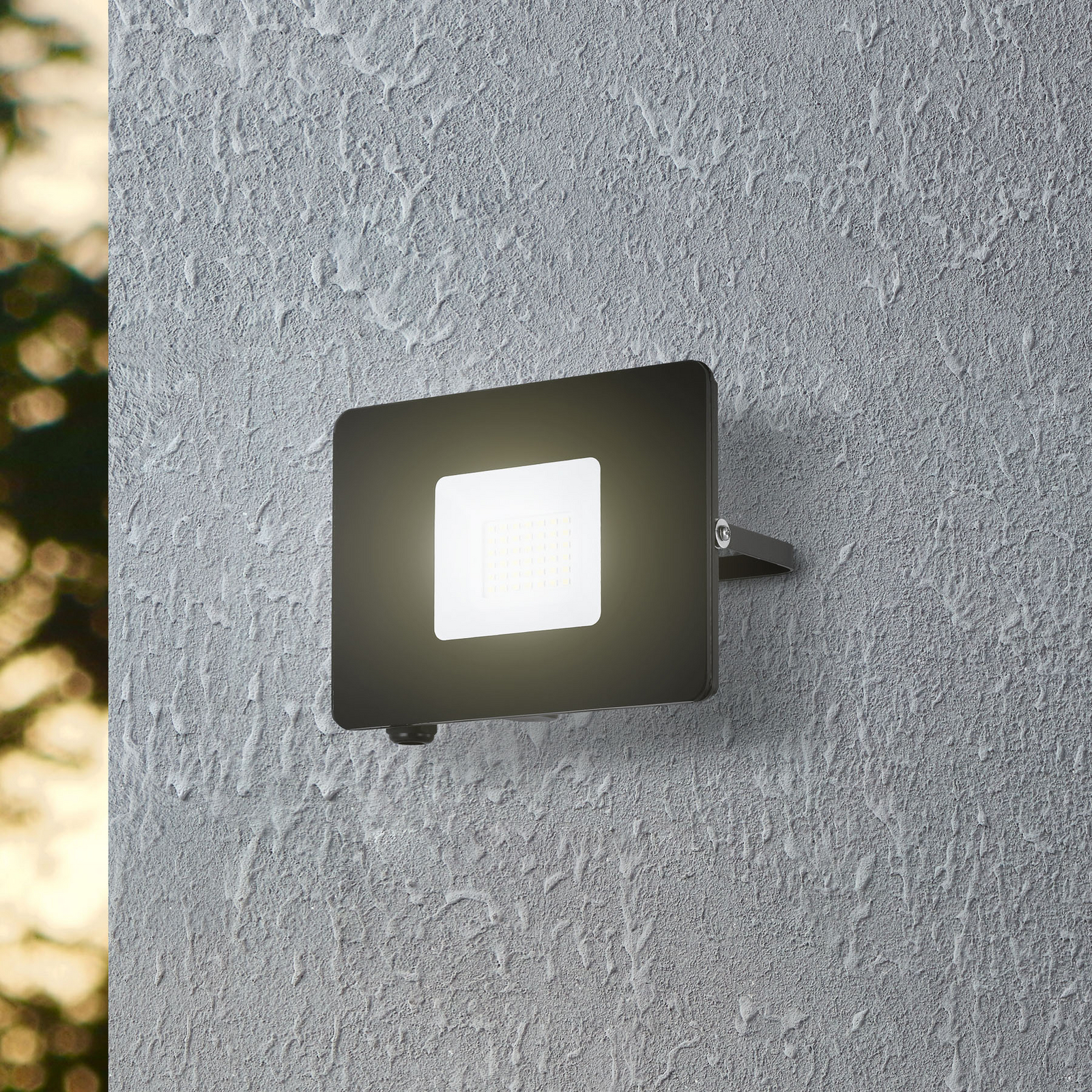 Προβολέας εξωτερικού χώρου Faedo 3 LED σε μαύρο χρώμα, 30W