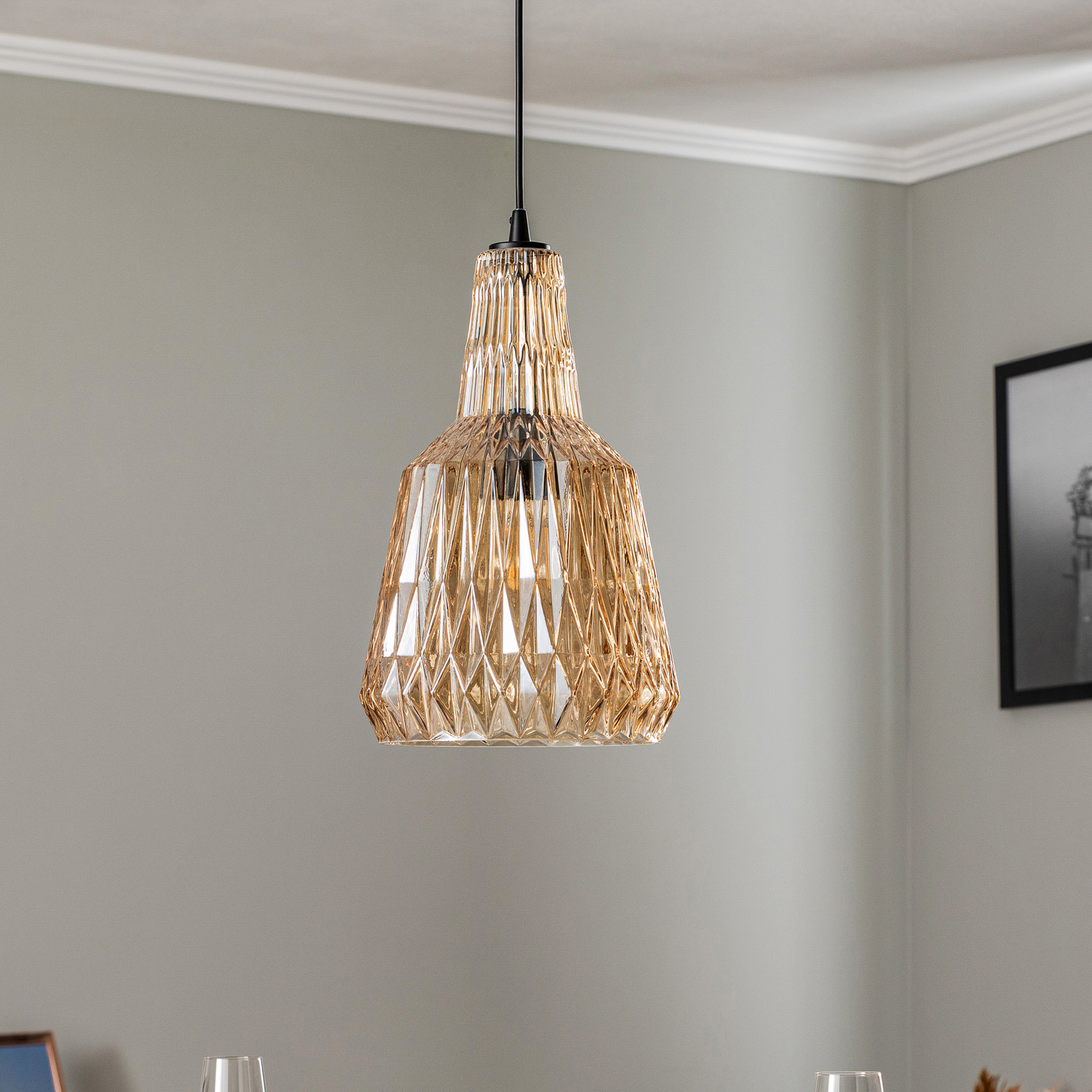 Lindby Belarion pendant light, amber, 1-bulb glass