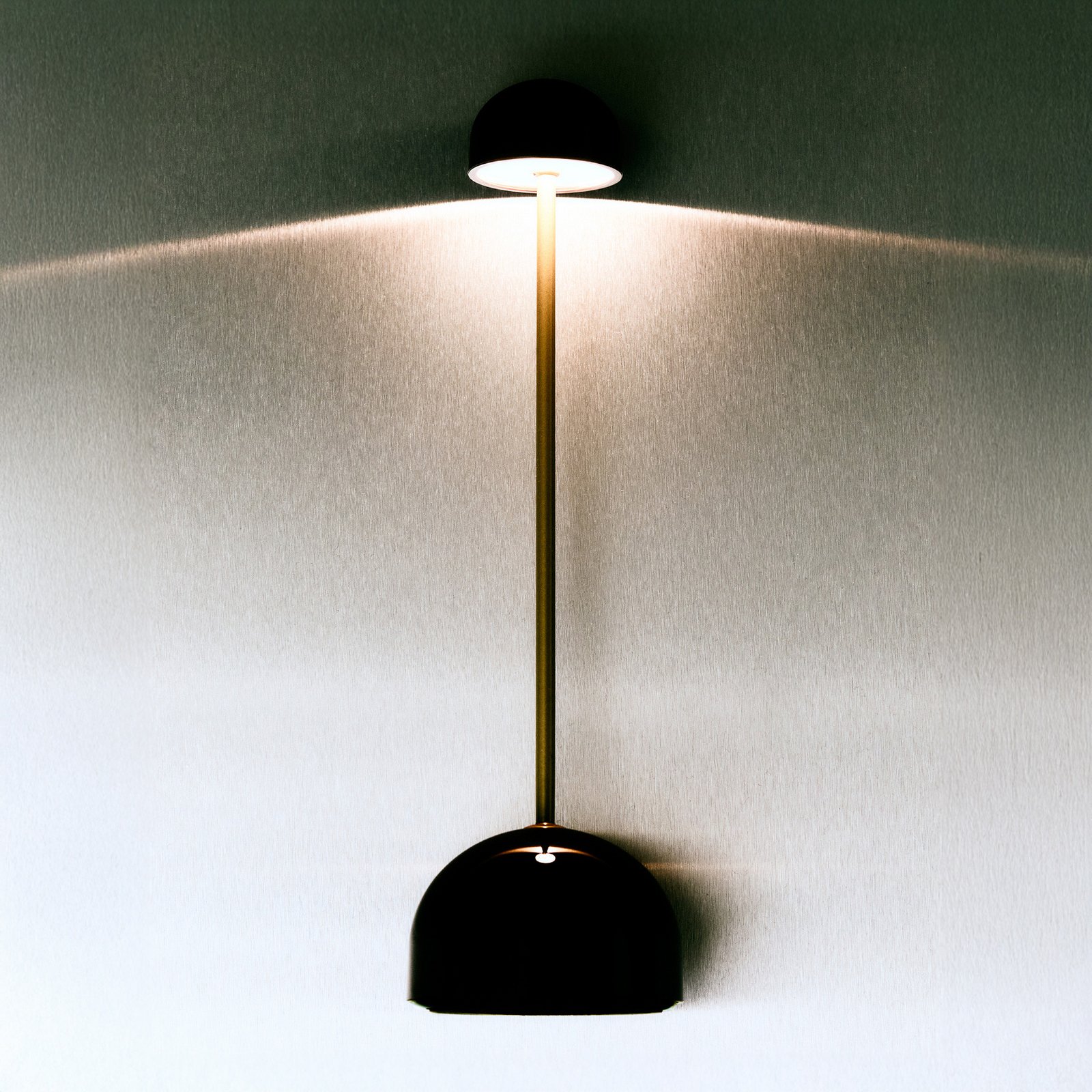 MARSET LED-Akku-Tischlampe Sips, braun/gold, 31 cm, Stahl