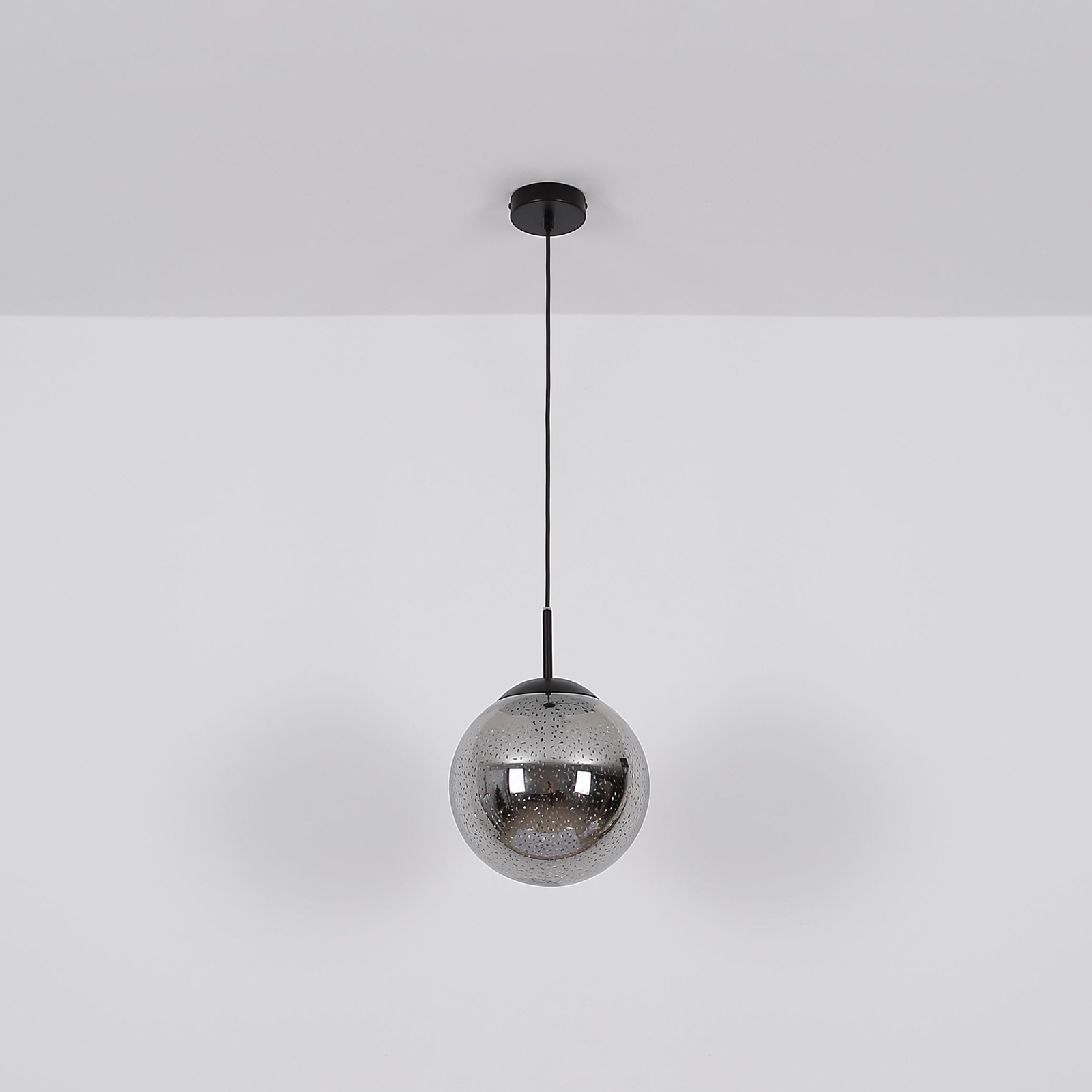Závesné svietidlo Samos, Ø 30 cm, dymovo sivá/čierna, sklo