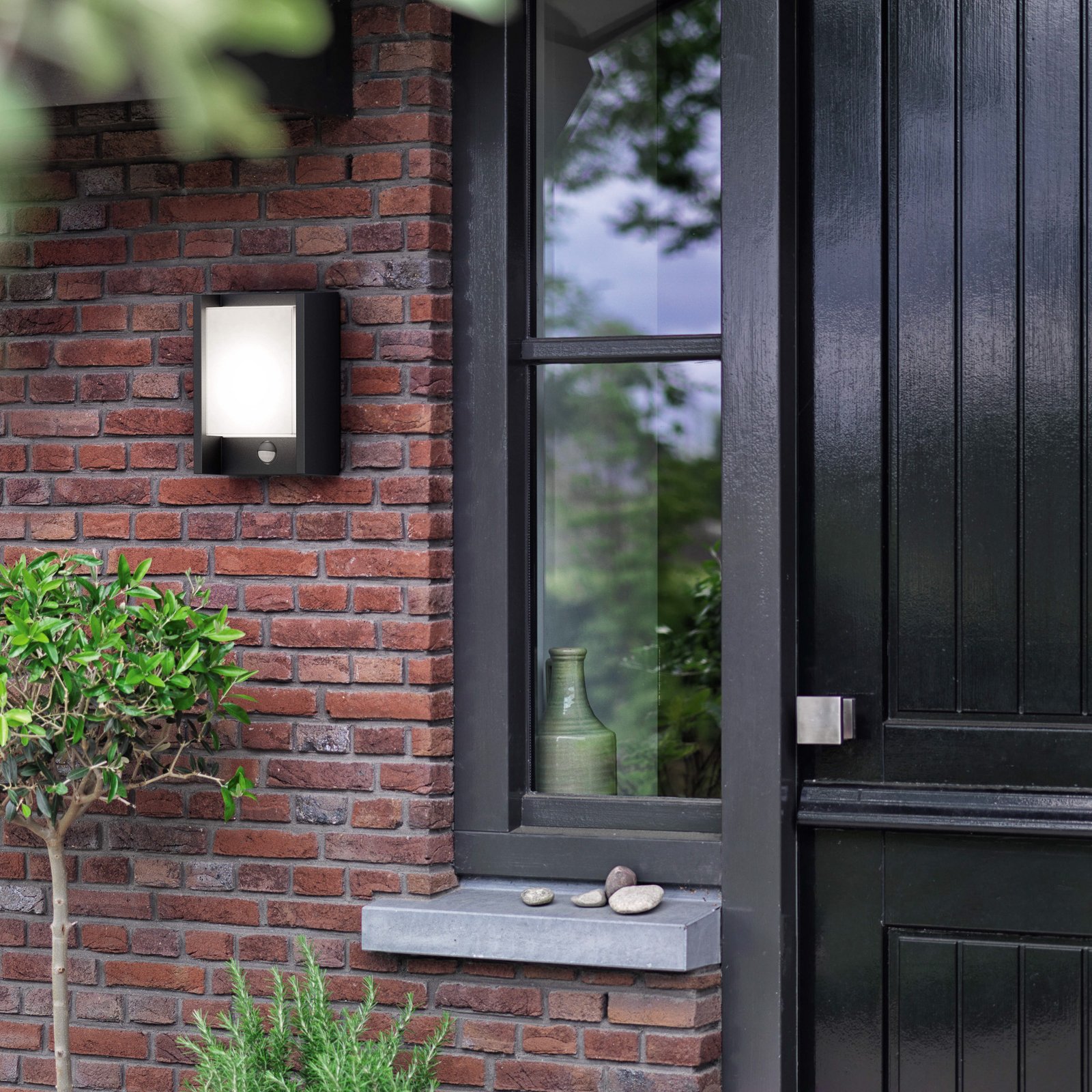 Philips LED стенна лампа Arbour UE, комплект от 2 броя, сензор, 2700 K