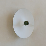 Kinkiet LED New Works „Kantarell”, czarno-biały, Ø 55 cm