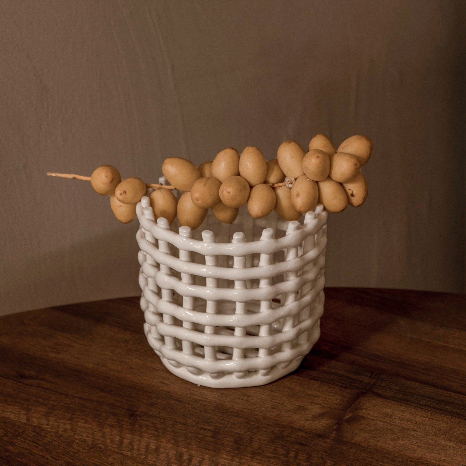 ferm LIVING Cestino in ceramica, rotondo, Ø 16 cm, bianco, ceramica