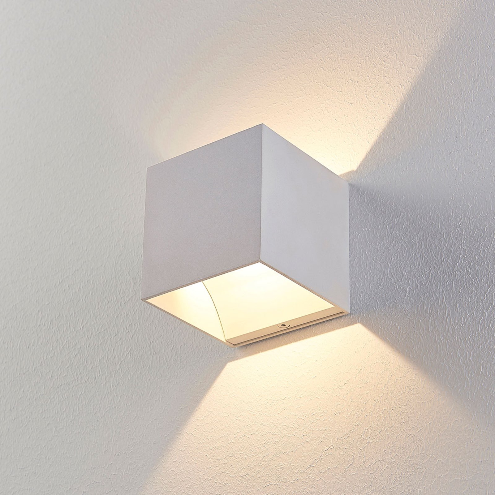 Applique a LED Esma bianca a forma di cubo