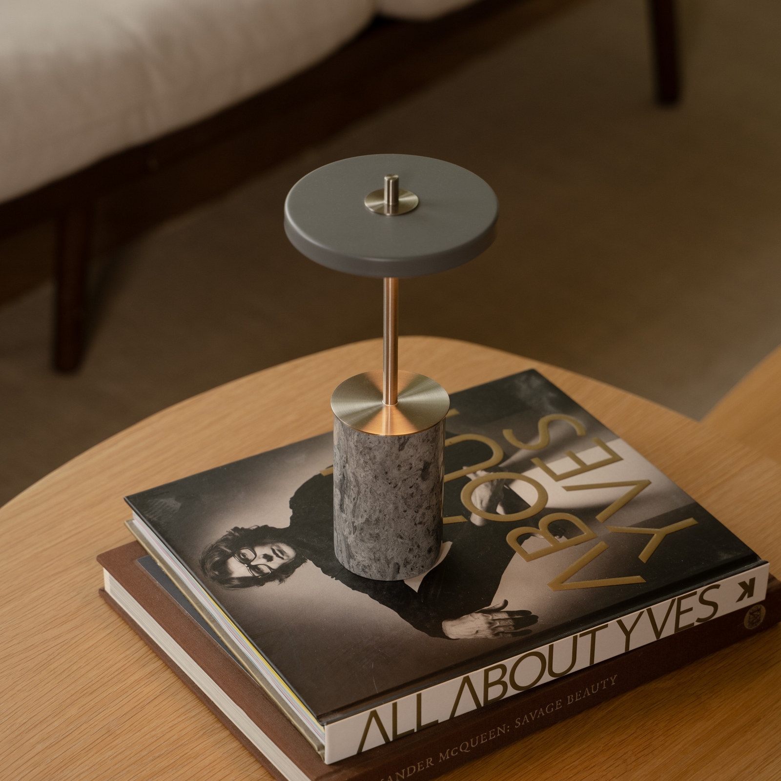 Lâmpada recarregável Asteria MOVE MINI cinza mármore/aço IP44 - UMAGE Lâmpada recarregável Asteria MOVE MINI cinza mármore/aço IP44 - UMAGE