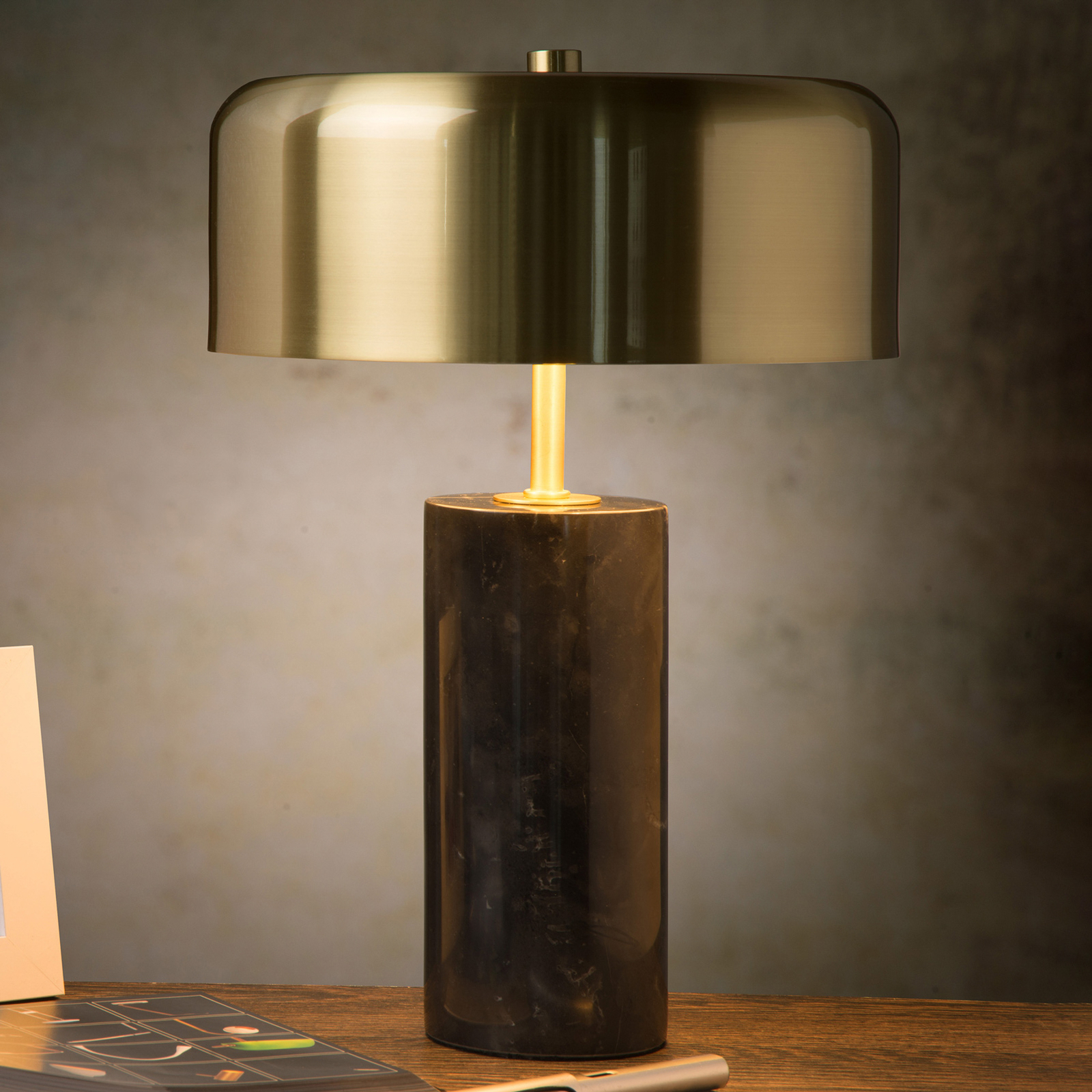 Mirasol table lamp in marble