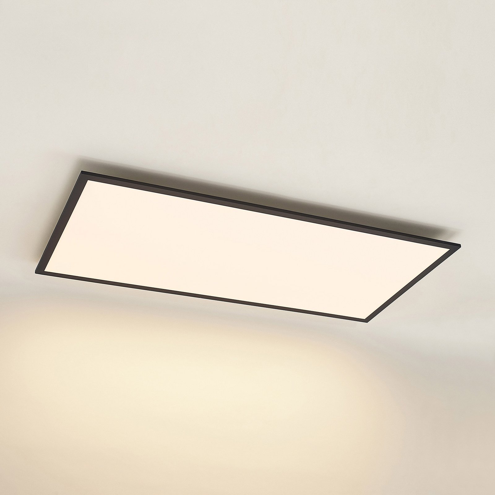 Lindby Nelios LED-taklampe, CCT 120 x 60 cm