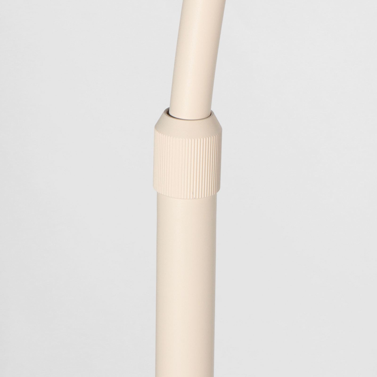 Kaareva lattiavalaisin Sparkled Light, kerma/nylon kerma, 240 cm