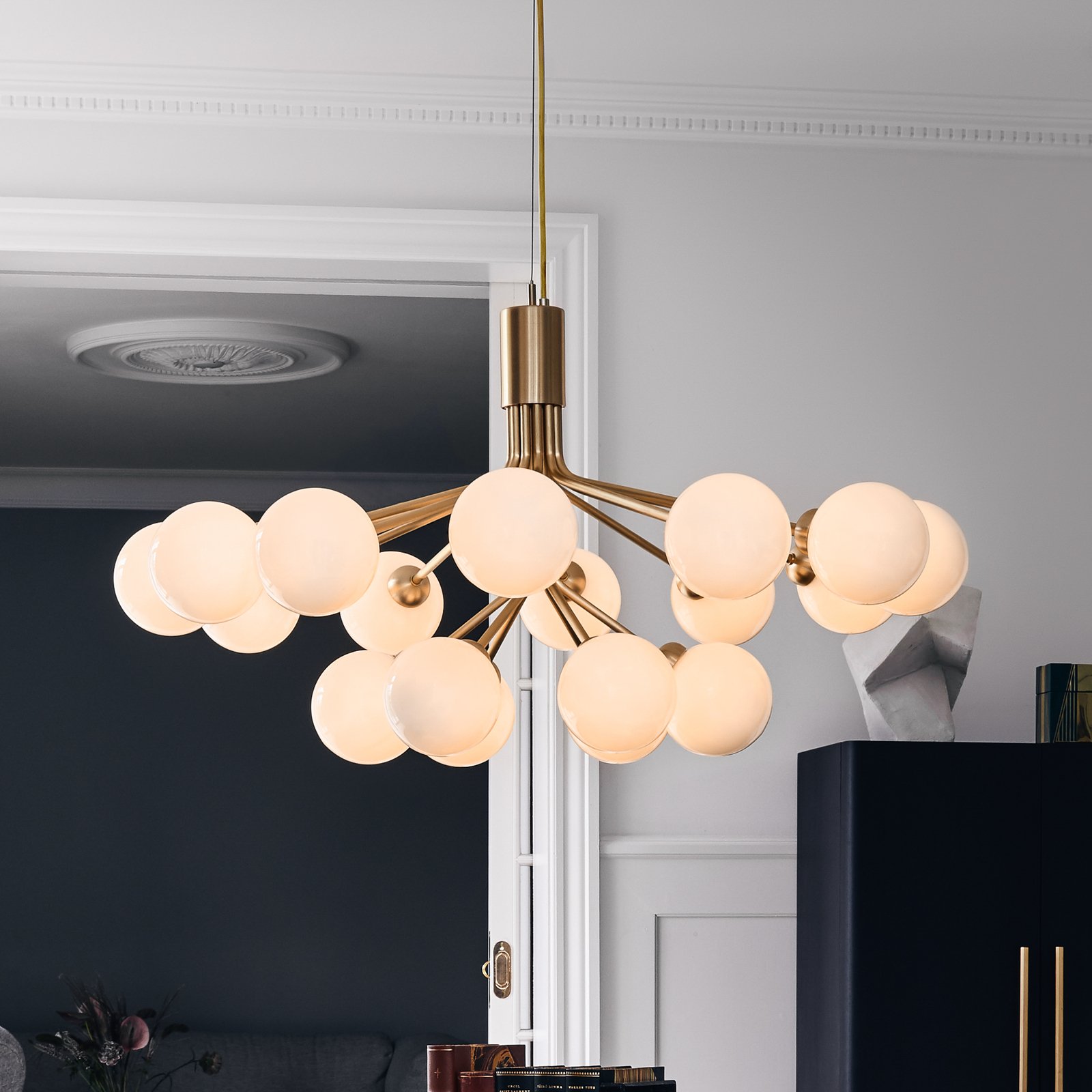 Apiales 18 Candelabru Brushed Brass/Opal White - Nuura