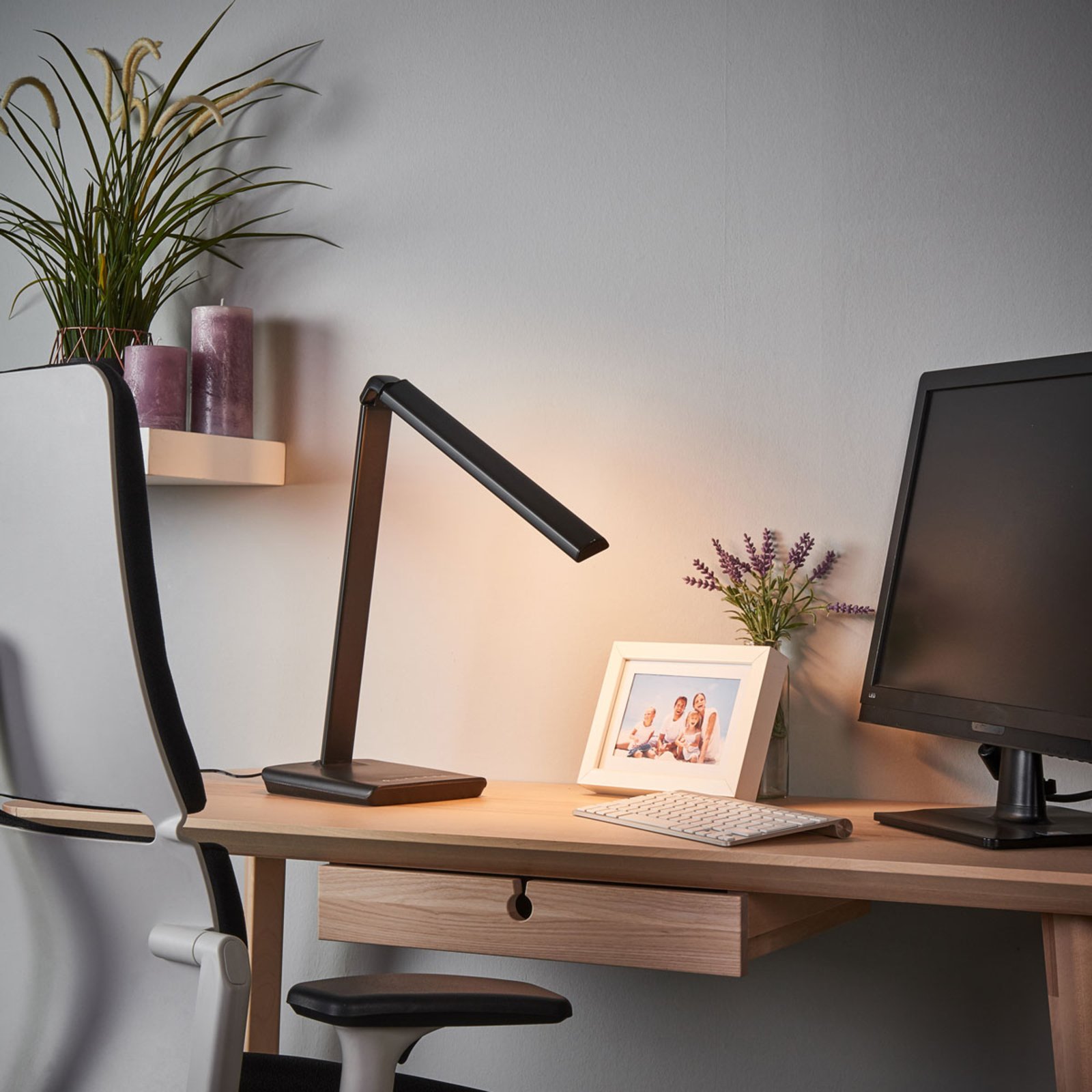 Kuno LED Bordslampa USB Black - Lindby