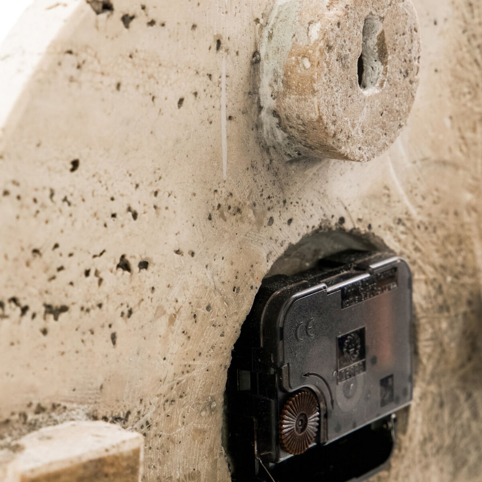 Orologio da parete HDLoko, grigio travertino, Ø 25 cm - House Doctor