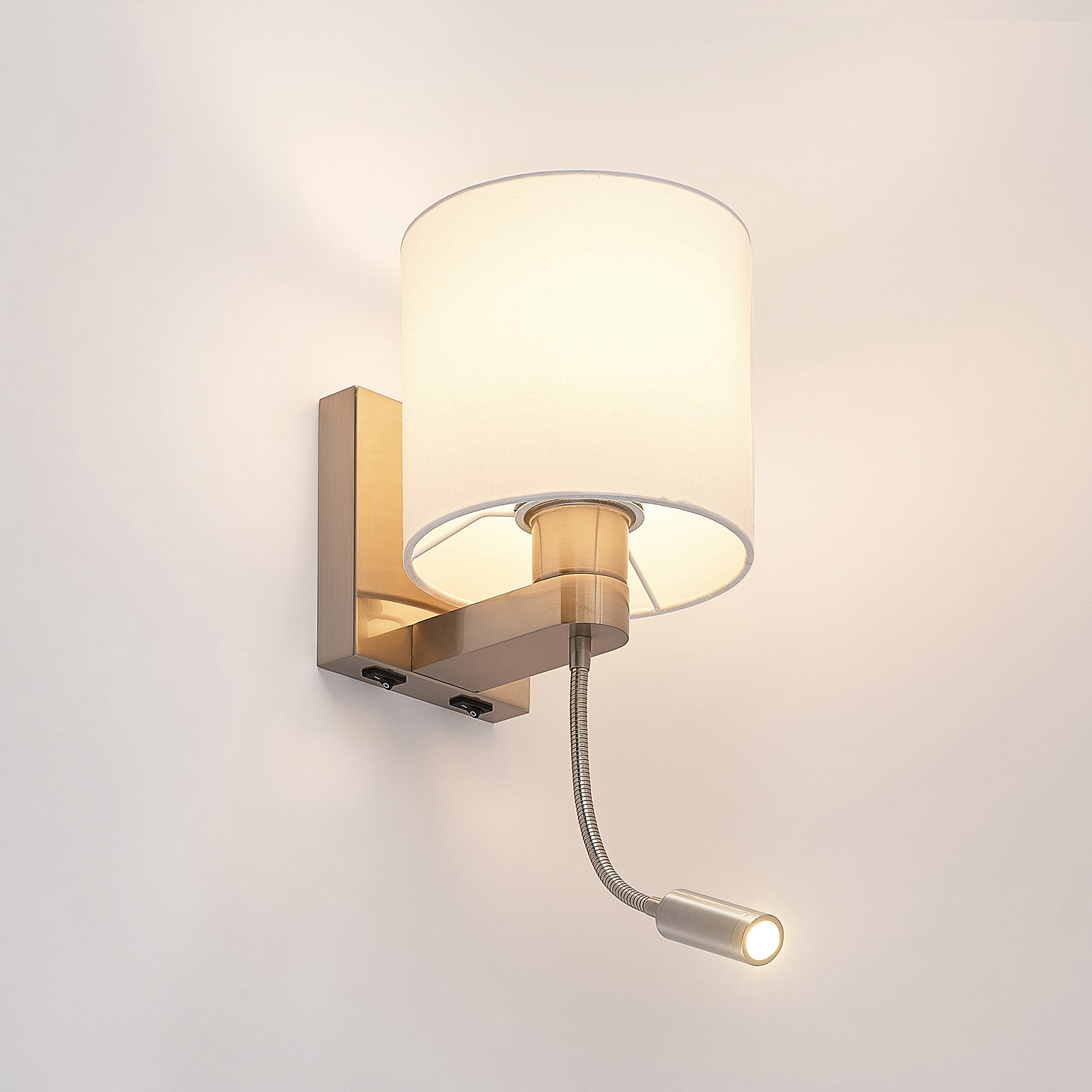 Brinja FlexApplique Murale White/Chrome - Lucande
