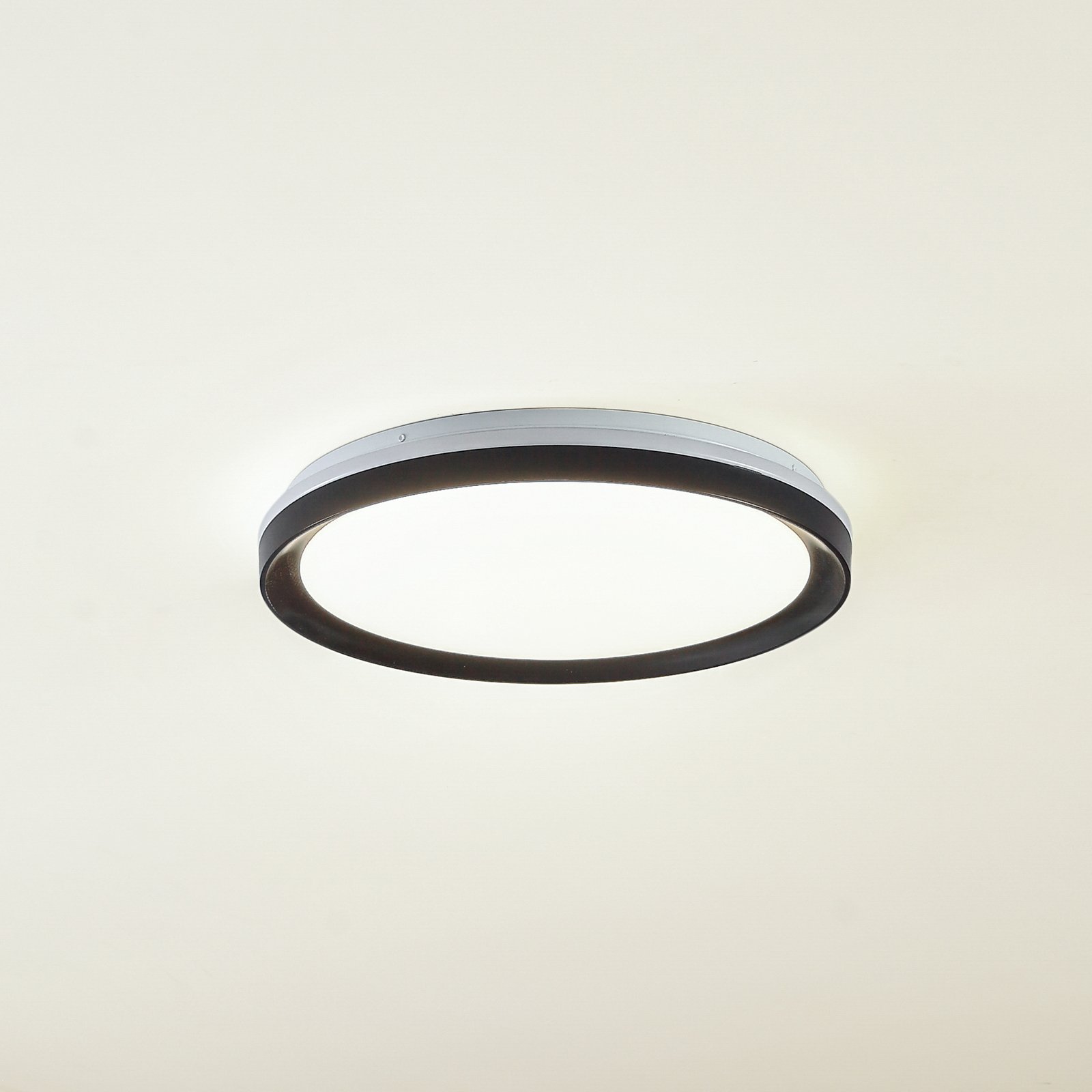 Lindby Smart LED stropna svetilka Ardena, RGBIC, višina 8,5 cm, Tuya