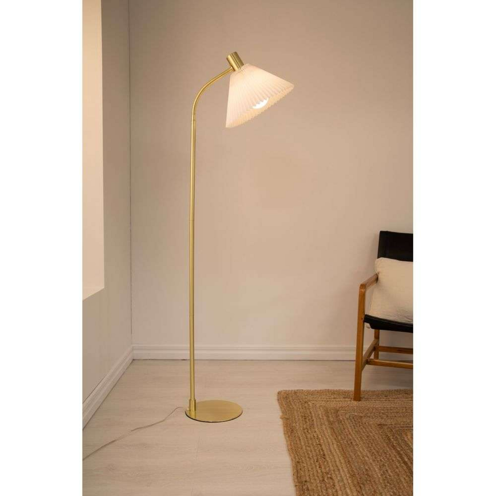 Mira Floor Lamp Brushed Brass/White - Markslöjd