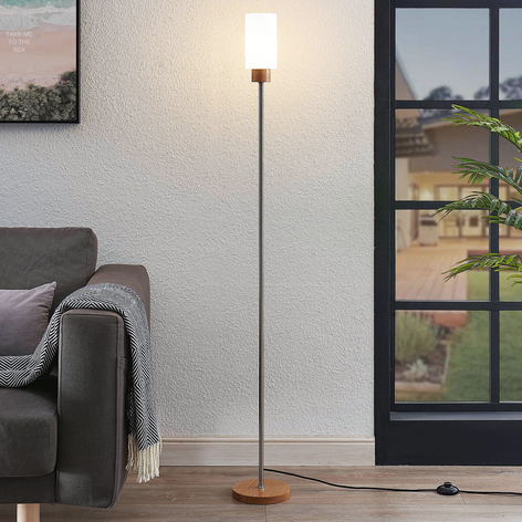Lindby Nicus Holz-Stehleuchte mit Glasschirm