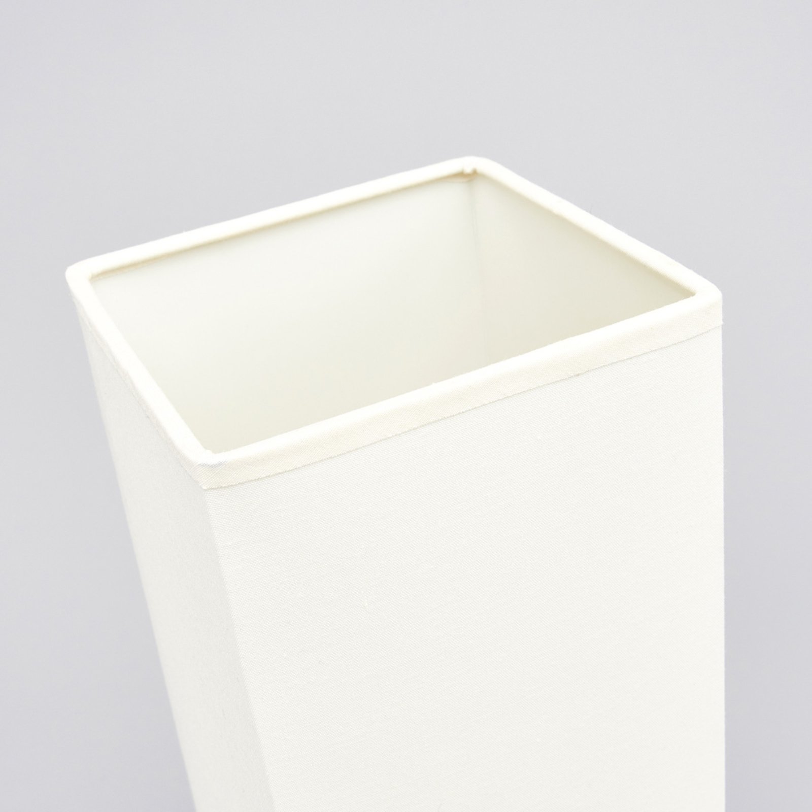 Martje - weiße Tischleuchte mit E14-Lampe