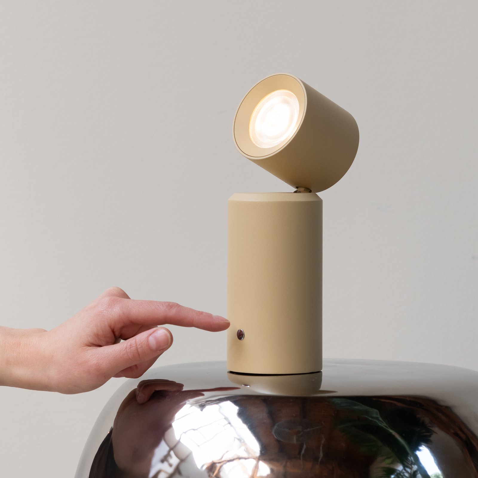 IT'S ABOUT ROMI LED-Akkutischlampe Milan, beige, 19 cm
