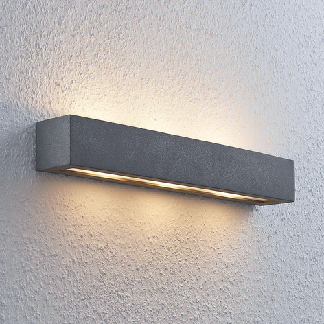 Lindby Nellie LED-Beton-Wandlampe, Breite 50,8 cm