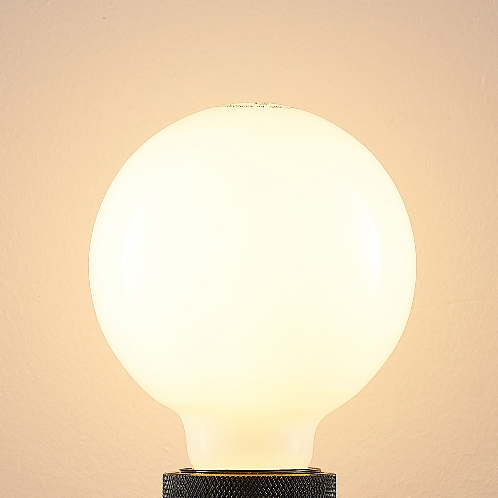 LED-Lampe E27 8W 2.700K G95 Globe, dimmbar, opal