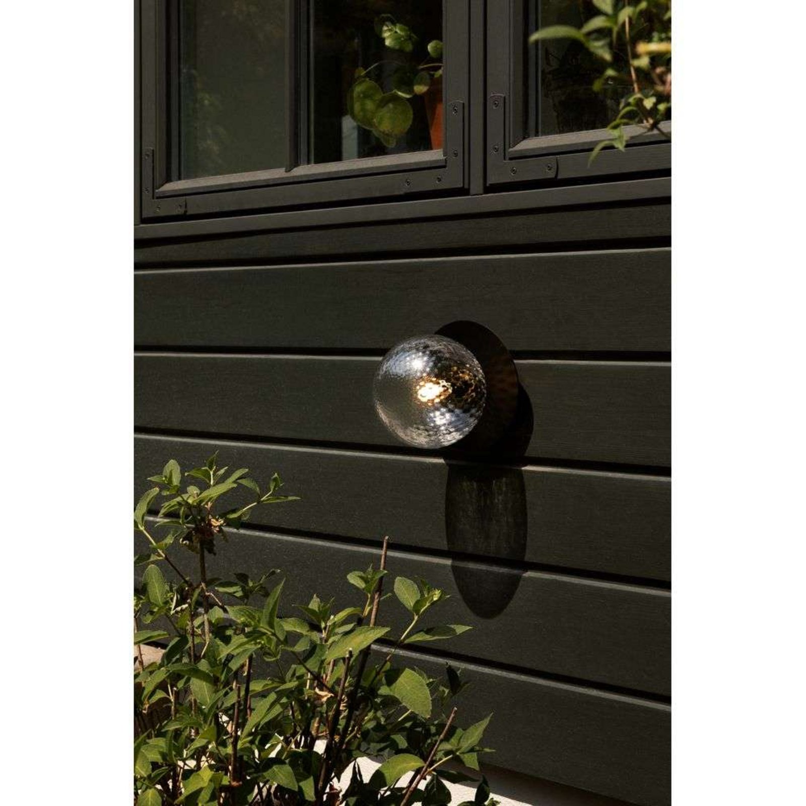 Liila 1 Aplica de Exterior Black/Optic Clear - Nuura