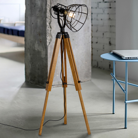 Lampadaire en bois Joshua, abat-jour noir