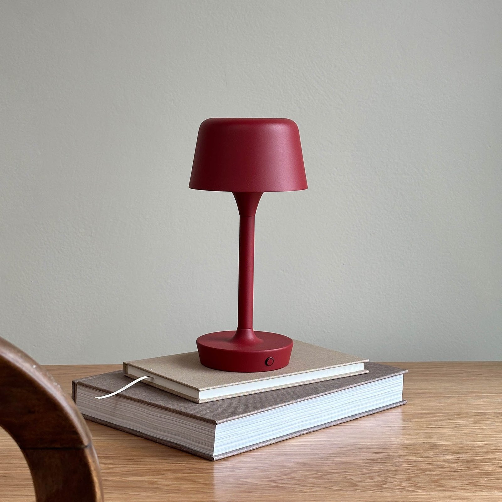 Dyberg Larsen LED table lamp Flow, red, height 25 cm