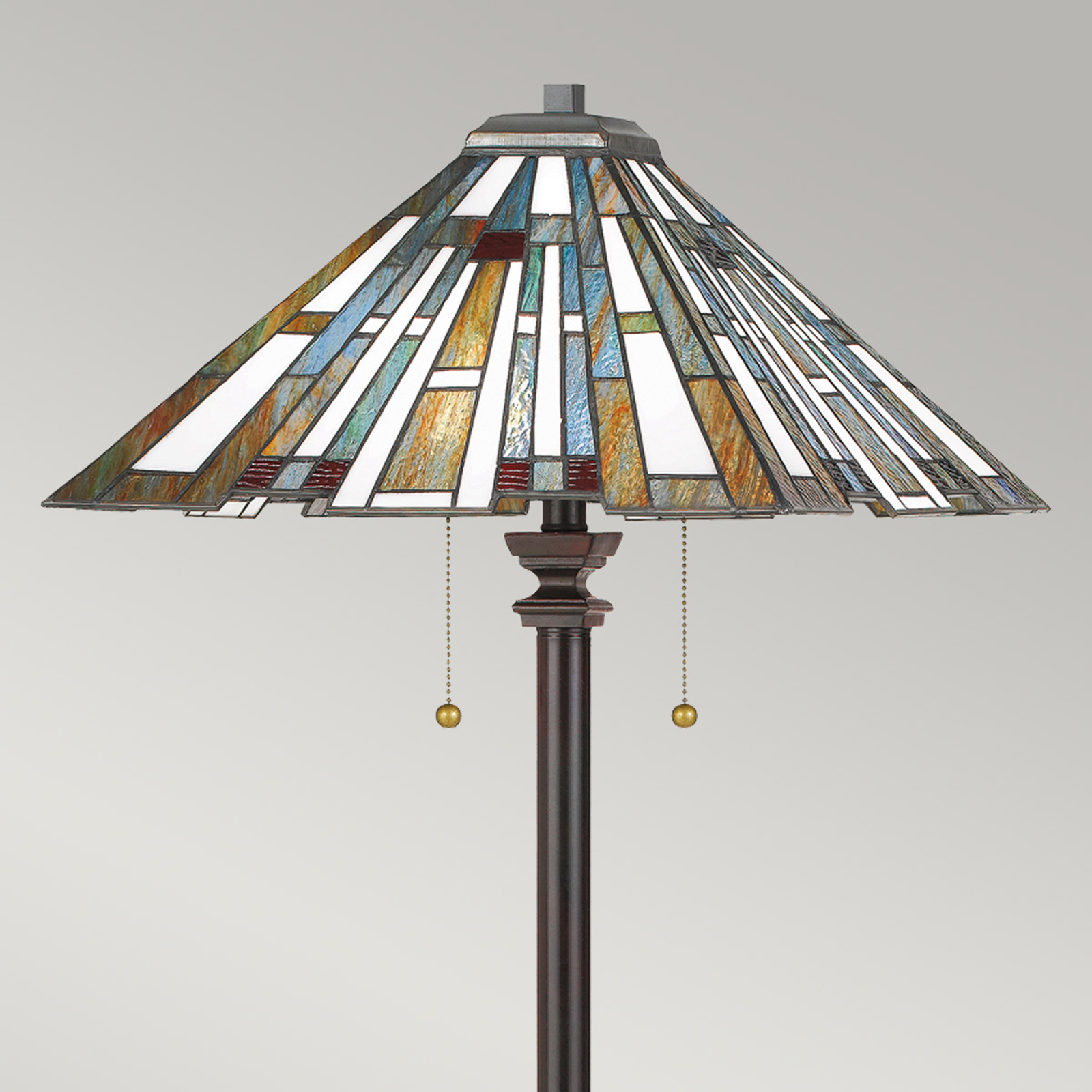 Lámpara de pie Maybeck en diseño Tiffany