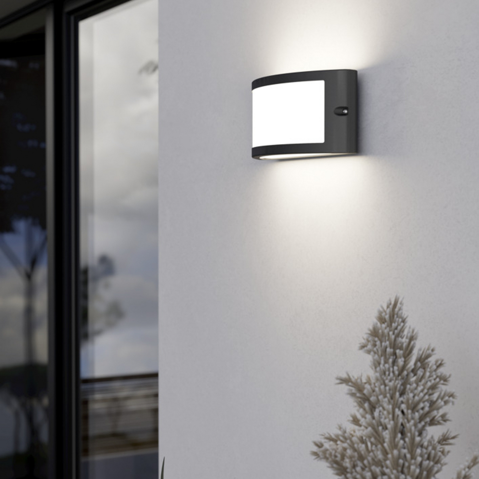 EGLO buitenwandlamp POGGIARELLO, zwart, plat model 22 cm IP54