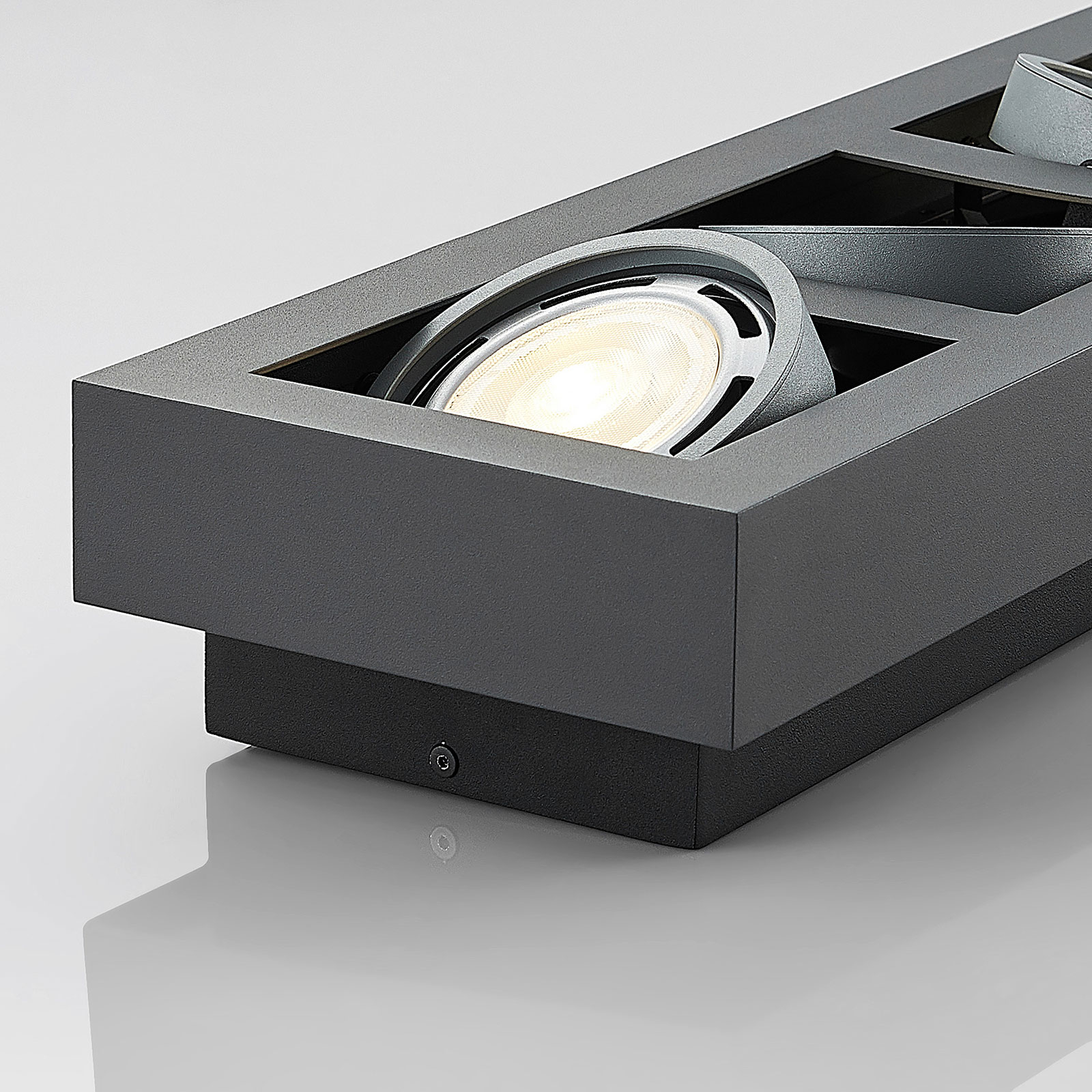 LED takspot Ronka, 4 lyskilder, lang, grå | Lampegiganten.no LED takspot Ronka, 4 lyskilder, lang, grå | Lampegiganten.no