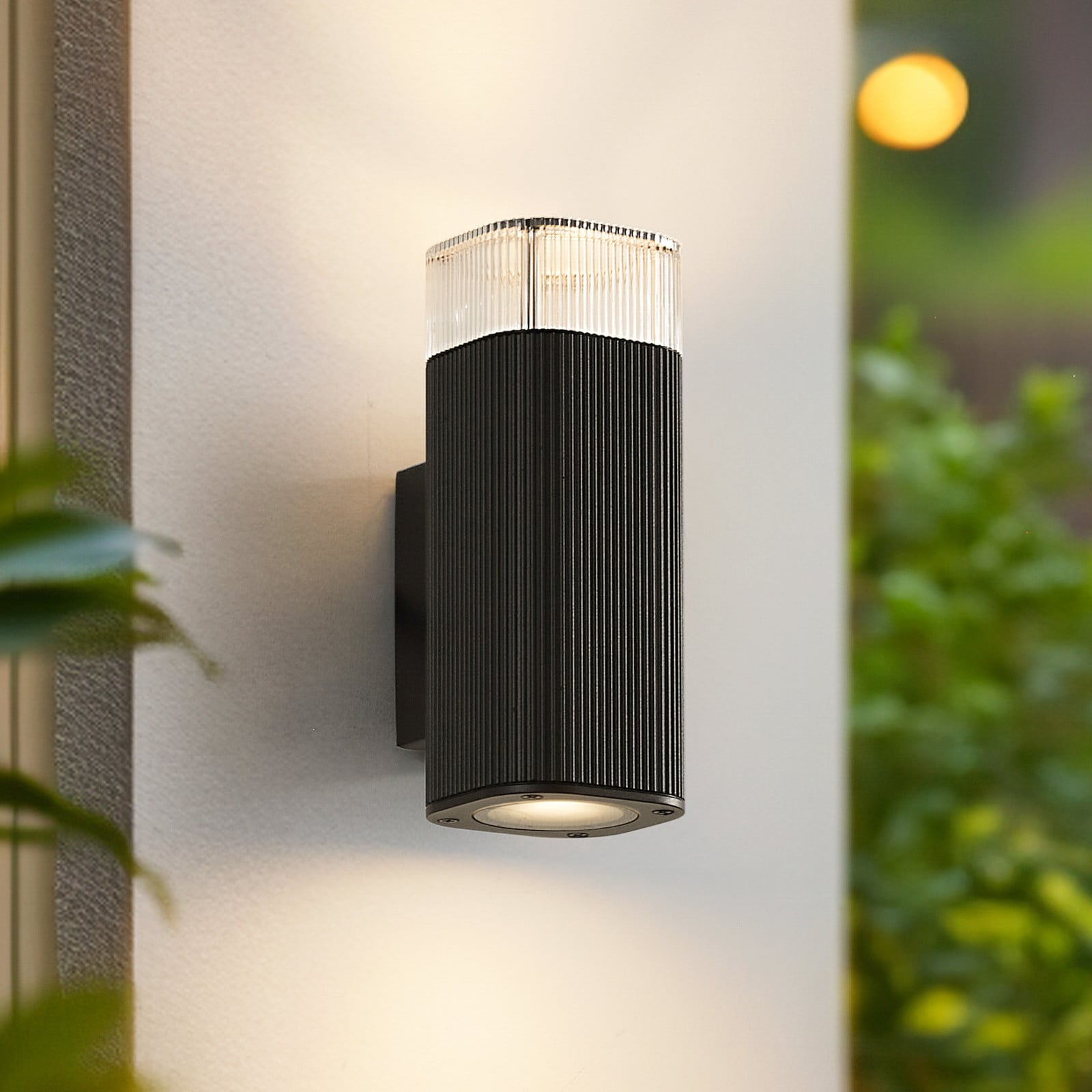Halvar utomhusv&auml;gglampa, 20 cm, svart, IP65, 2 x GU10 Lindby - Terrass - Modern - Metall - Vinklad