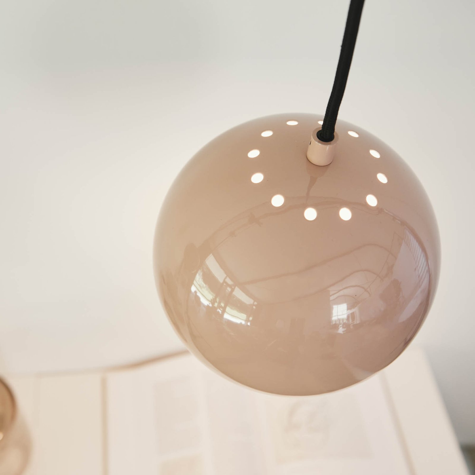 Ball Candeeiro Suspenso Ø18 Glossy Nude - Frandsen